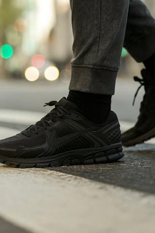 Air Zoom Vomero 5 'Triple Black' BV1358-003 Air Zoom Vomero 5 'Triple Black' BV1358-003