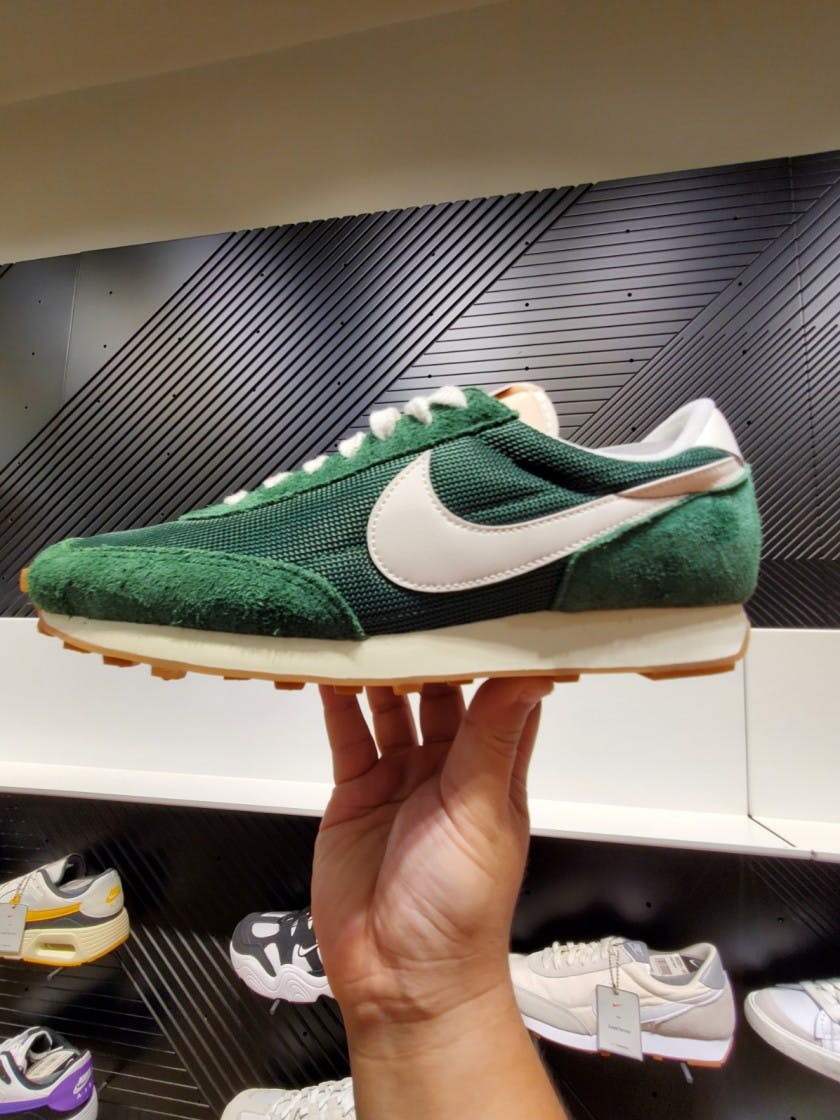 (Women) Nike Daybreak Vintage 'White Stadium Green' DX0751-300