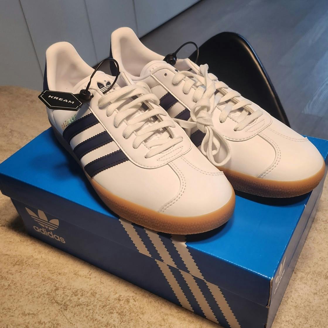 Adidas gazelle navy outlet white gum