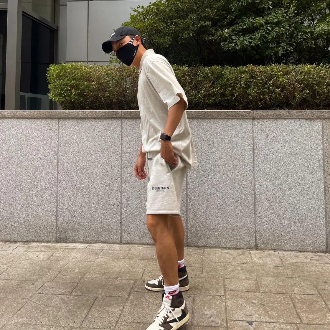 Lookbook Image 0