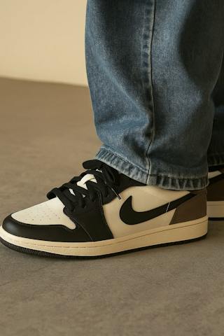 Air Jordan 1 Retro Low OG 'Mocha' CZ0790-102