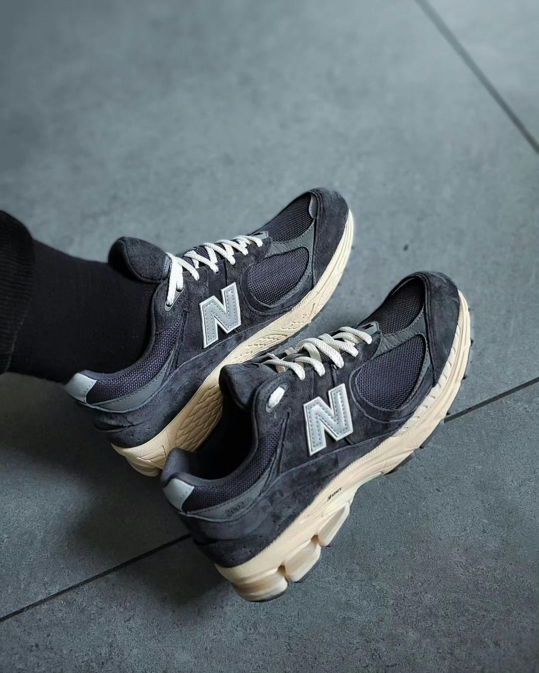 New Balance 2002R Black Dark Grey M2002RHO