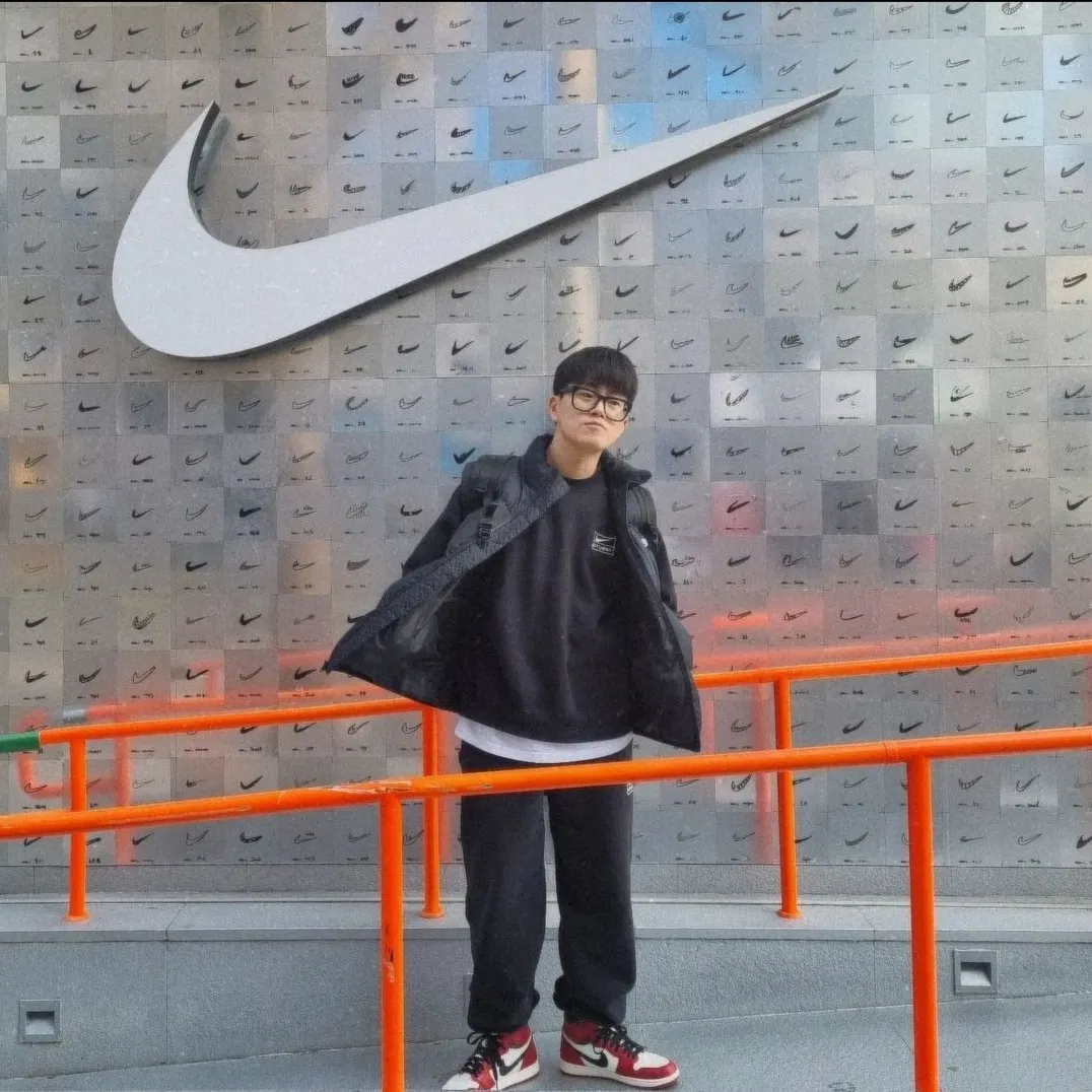 Lookbook Image 0