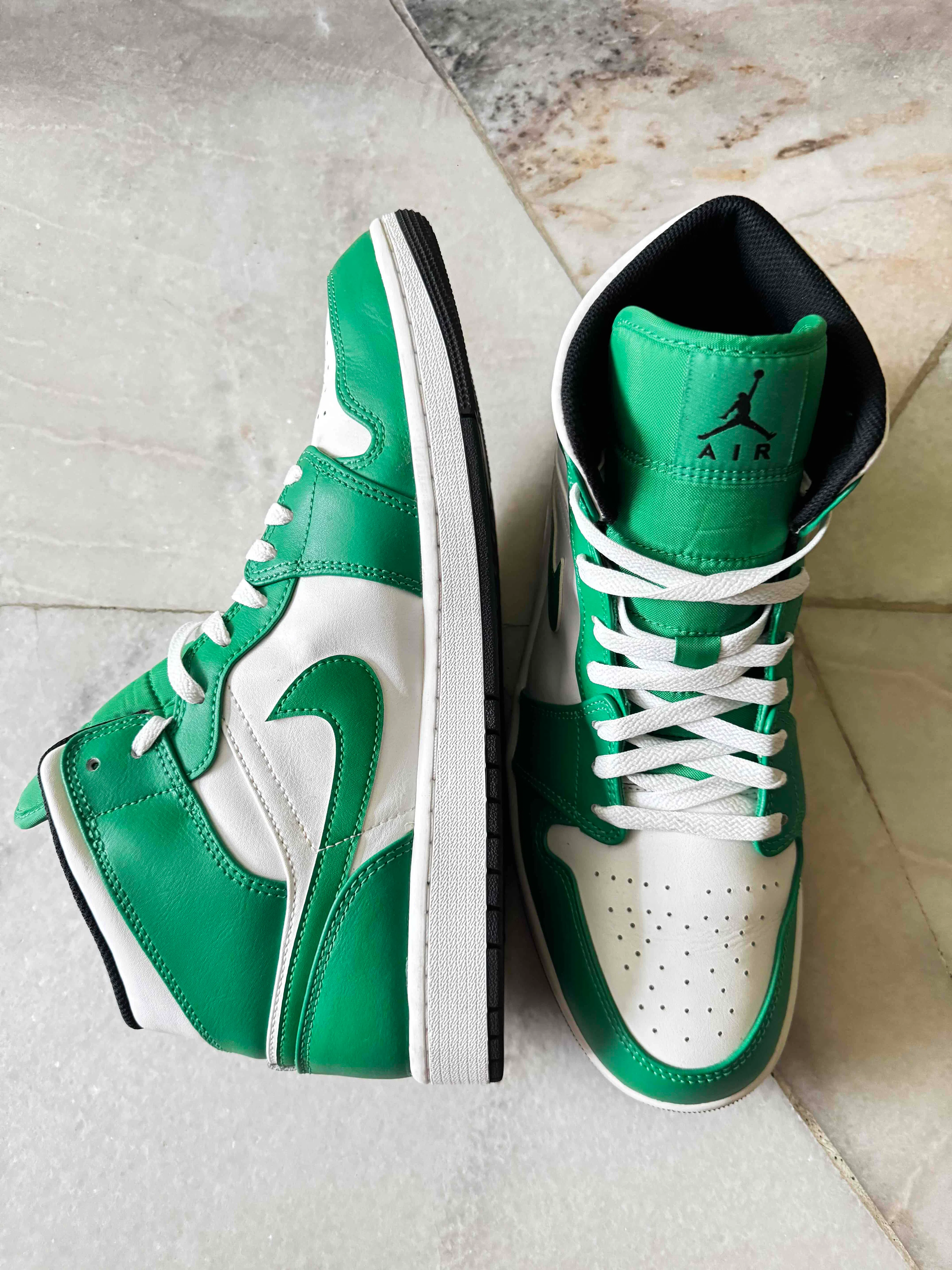 Air Jordan 1 Mid 'Lucky Green' DQ8426-301