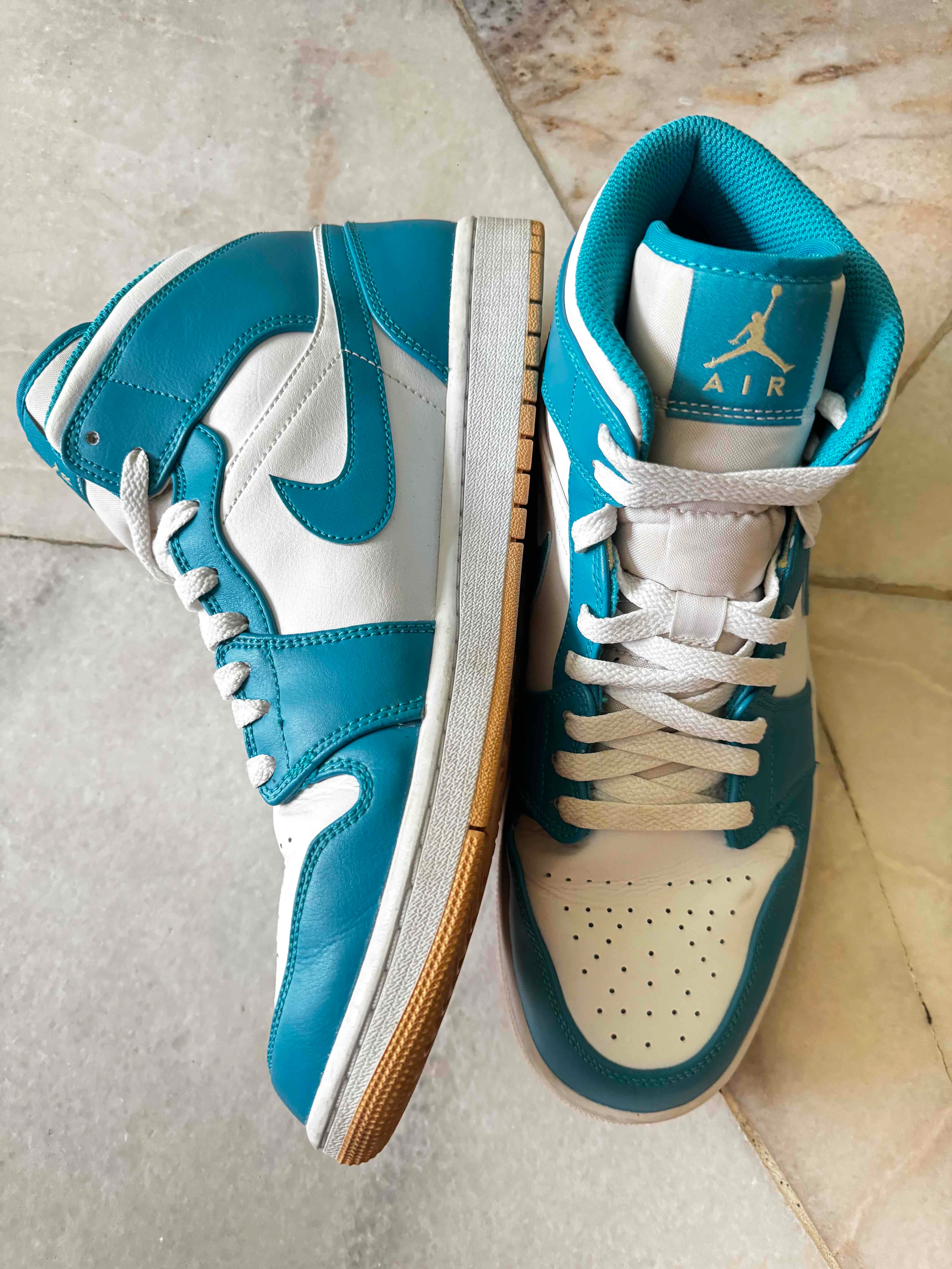 Air Jordan 1 Mid 'Aquatone' DQ8426-400 Air Jordan 1 Mid 'Aquatone' DQ8426-400