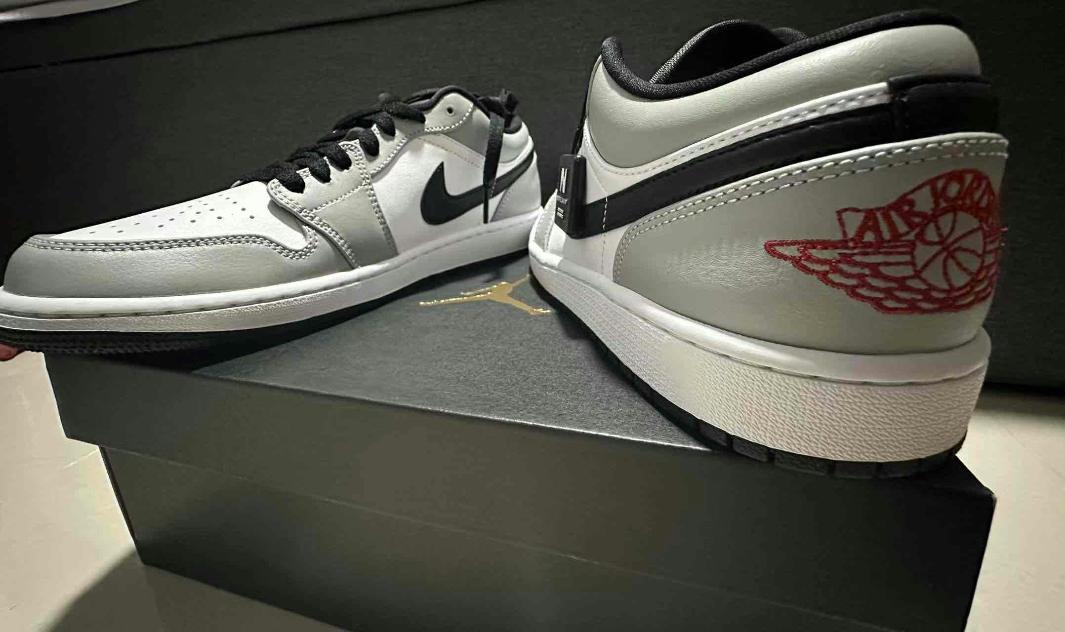 Air Jordan 1 Low 'Light Smoke Grey' 553558-030