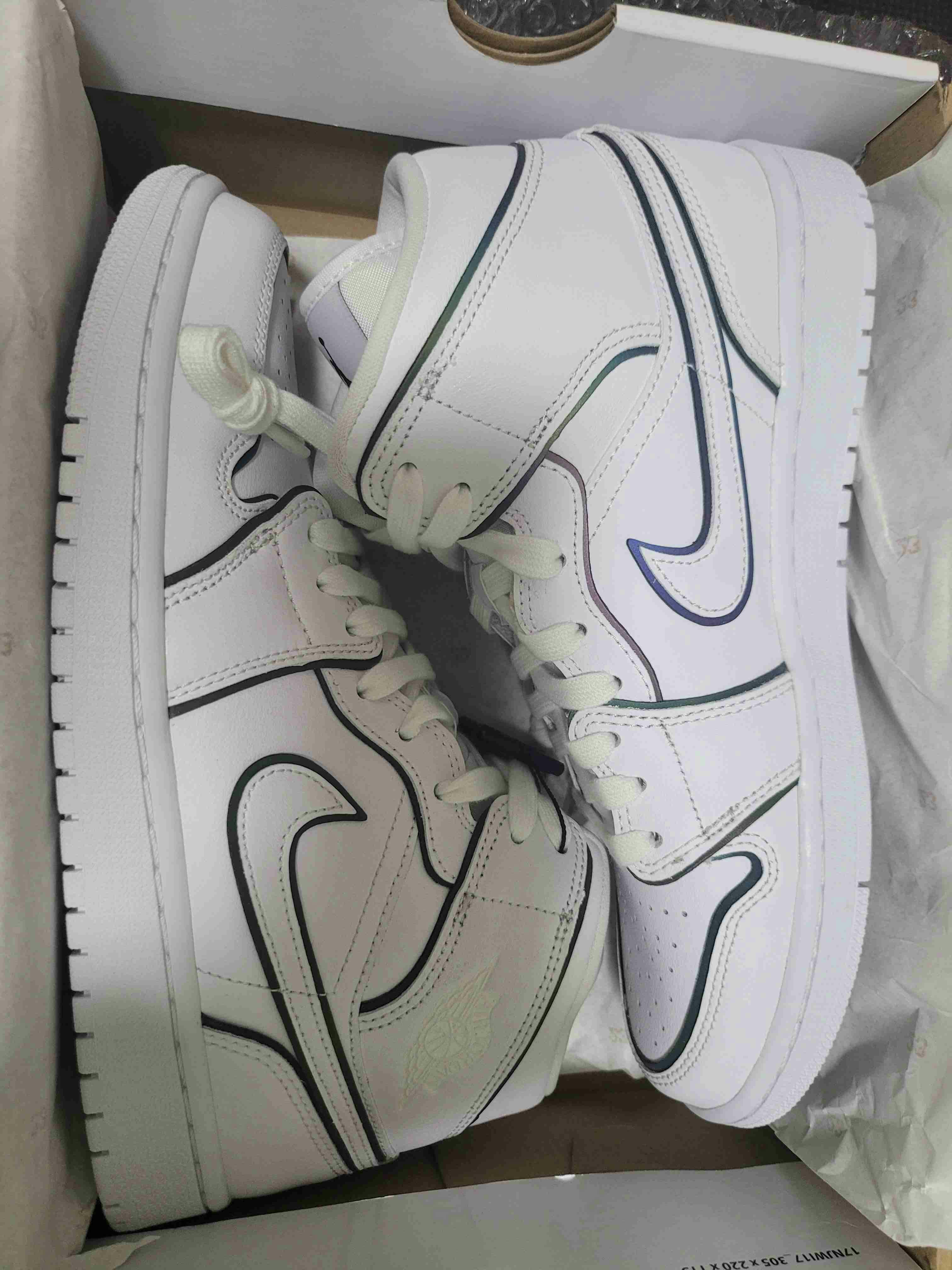 (Women) Air Jordan 1 Mid SE 'Iridescent Trim' CK6587-100