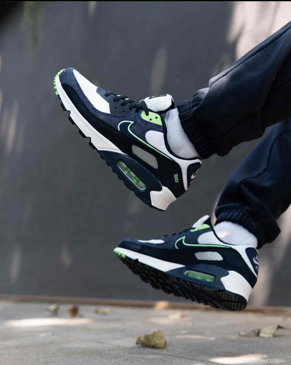 Green air max shop 90 on feet