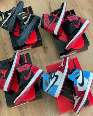 Air Jordan 1 Retro High OG 'Black Metallic Gold' 2020 555088-032