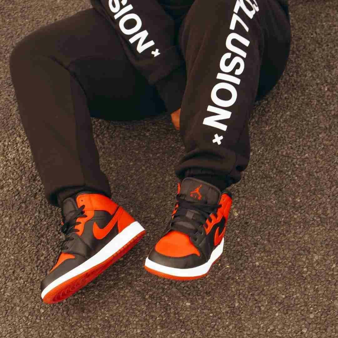 Air Jordan 1 Mid 'Alternate Bred' (2022) DQ8426-060 Air Jordan 1 Mid 'Alternate Bred' (2022) DQ8426-060