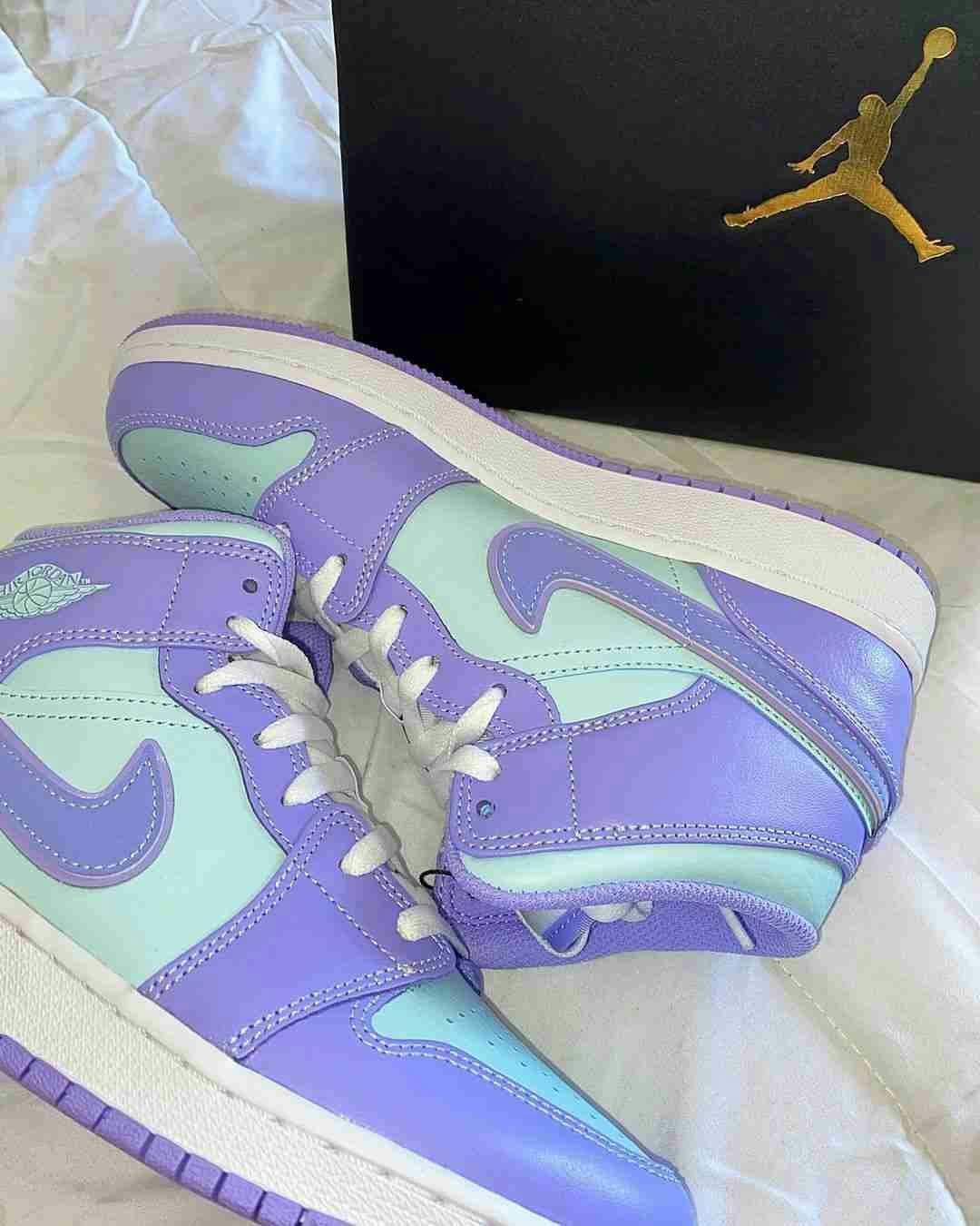 Air Jordan 1 Mid 'Purple Pulse' 554724-500