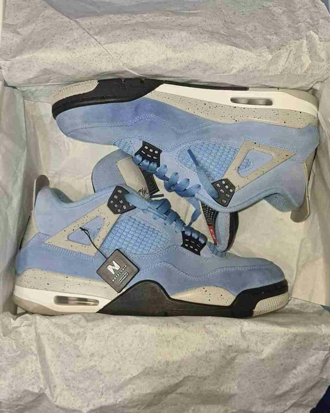 Air Jordan 4 Retro 'University Blue' CT8527-400