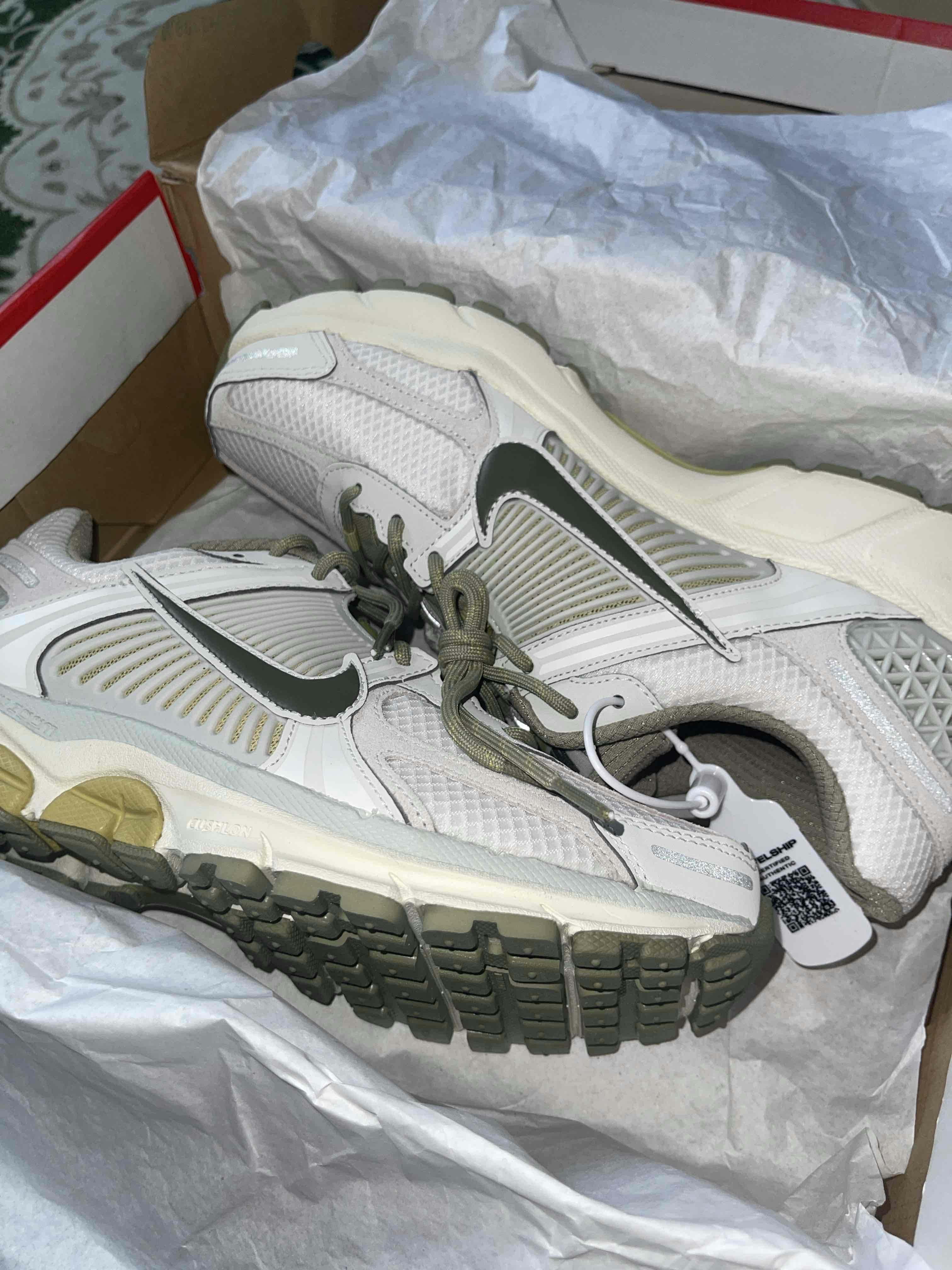 Nike Air Zoom Vomero 5 'Light Bone Medium Olive' FV0397-001