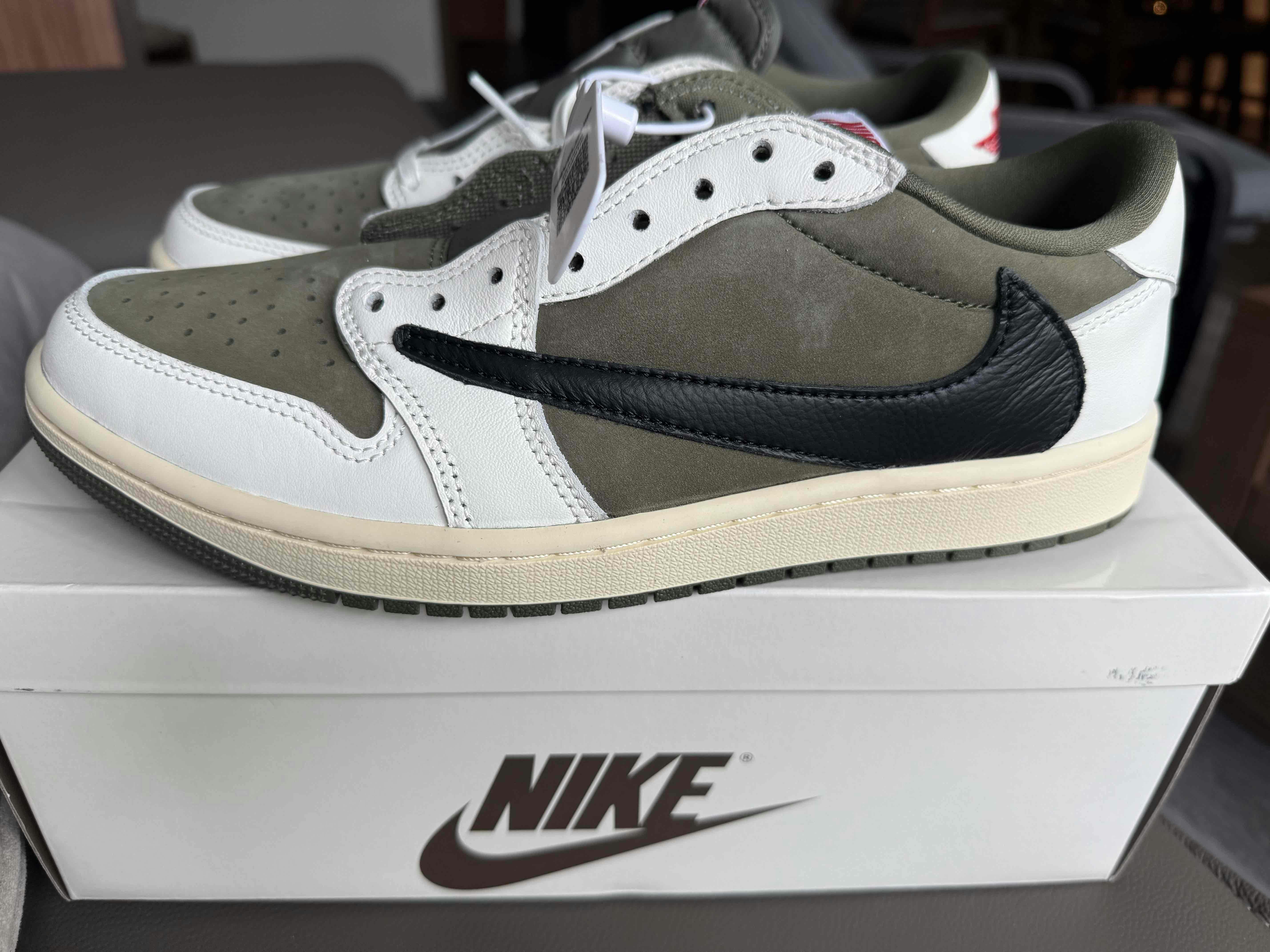 Travis Scott x Air Jordan Air 1 Low OG SP 'Olive' DM7866-200