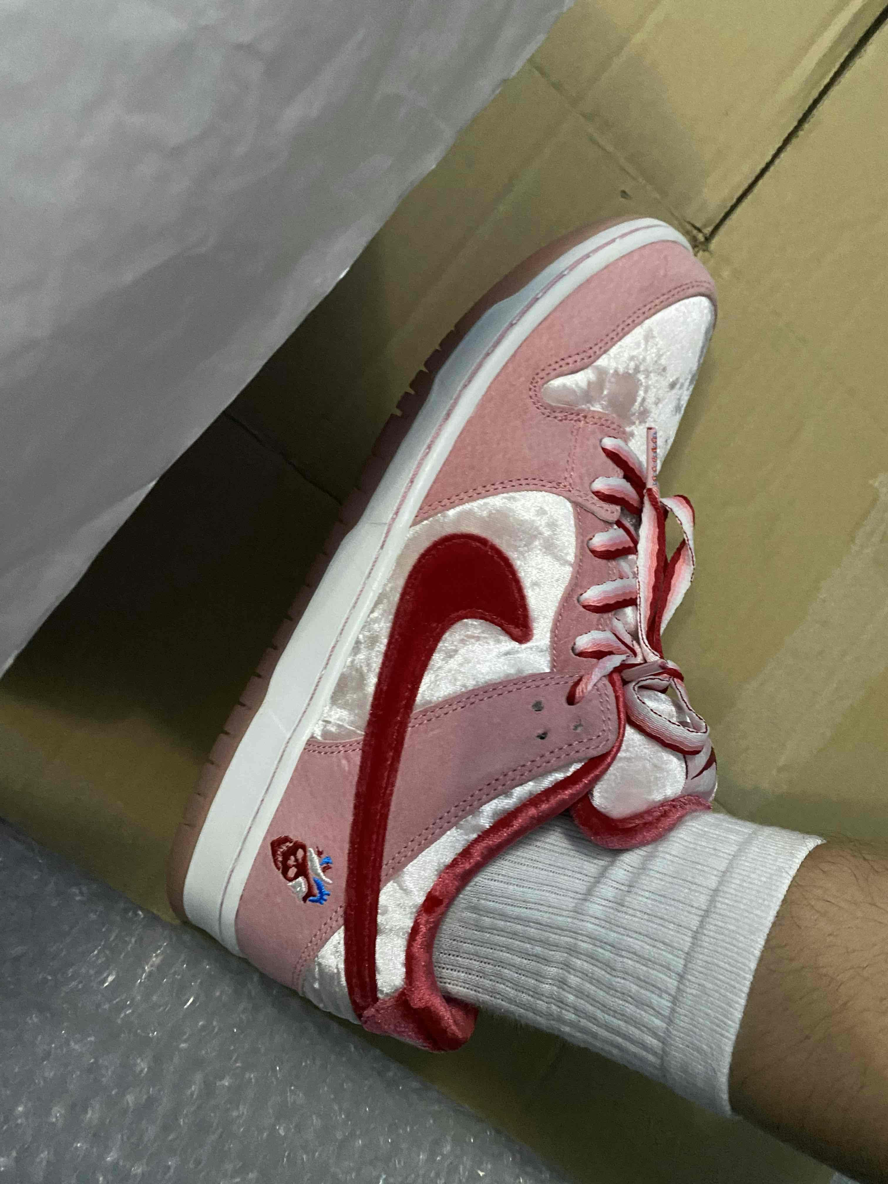 StrangeLove x Nike SB Dunk Low 'Valentine's Day' CT2552-800