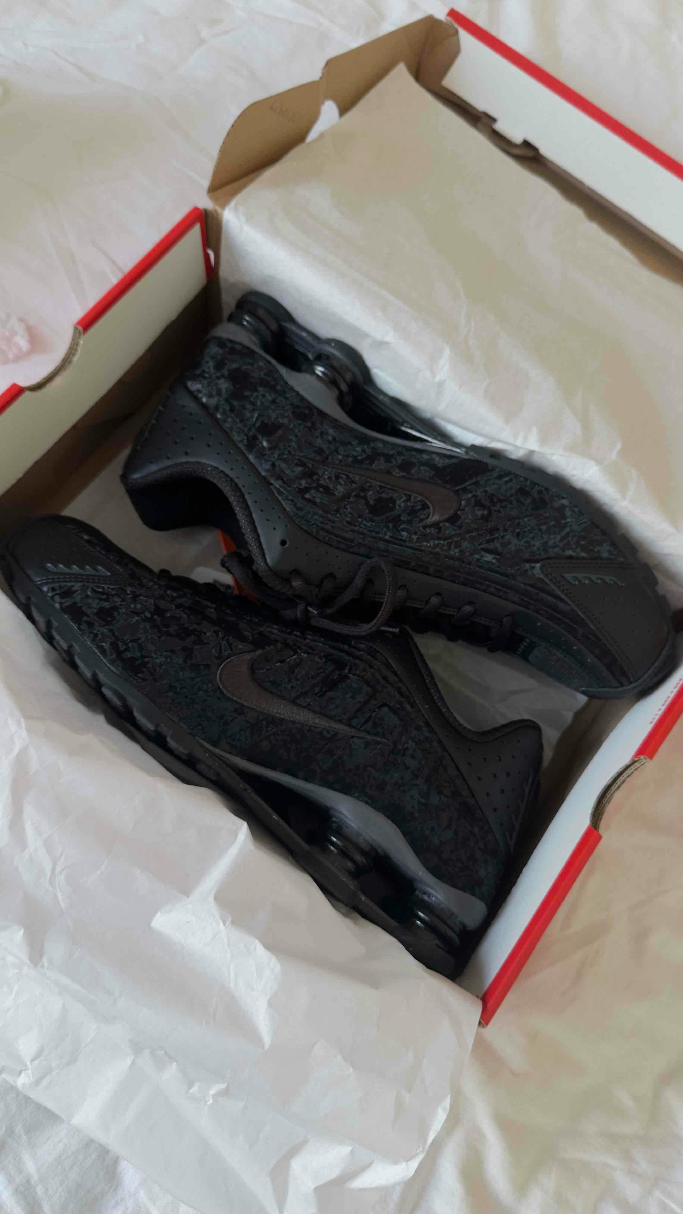 (Women) Nike Shox R4 'Black Floral' HV0934-002