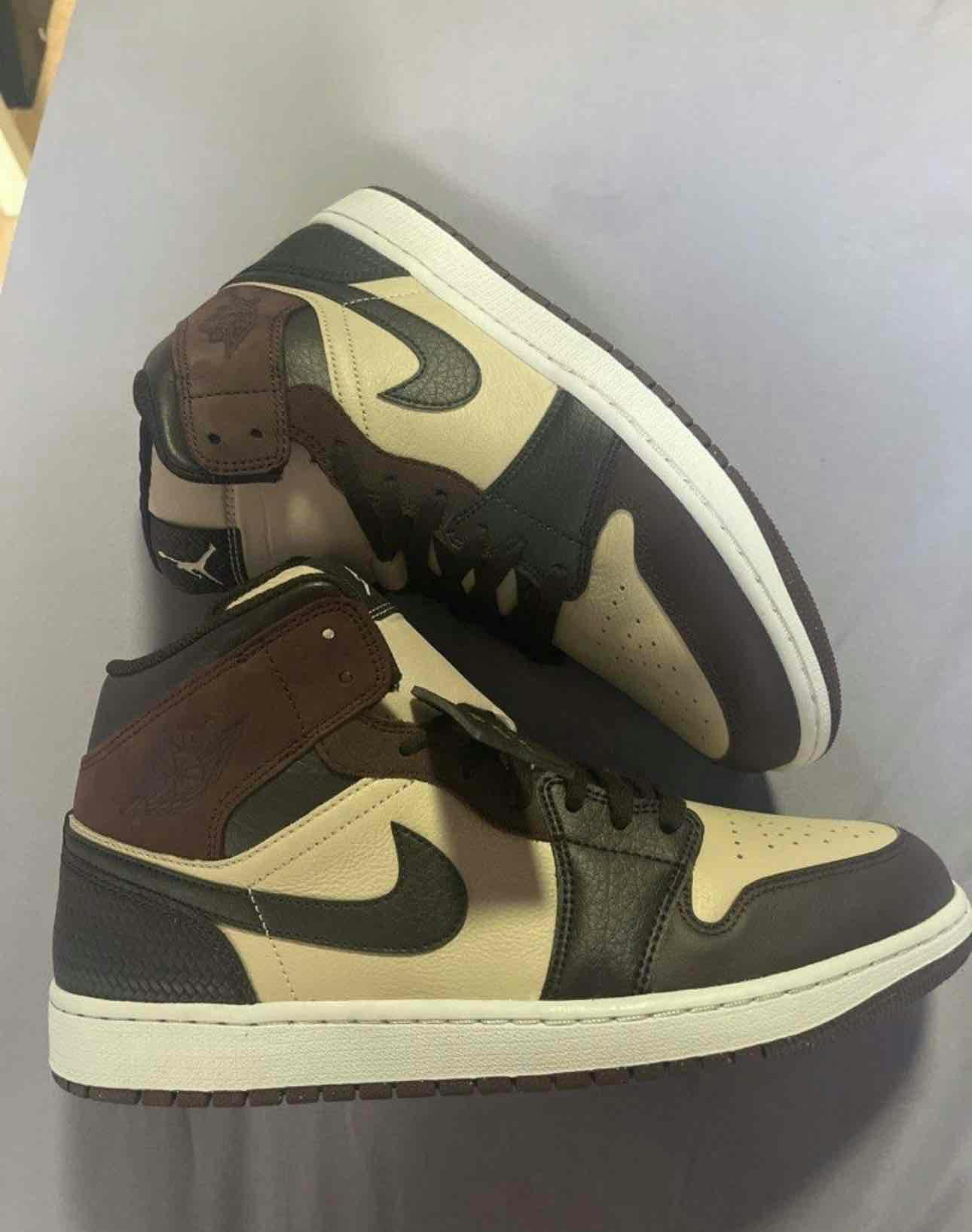 Air Jordan 1 Mid SE 'Paris YMCA' FZ4359-200