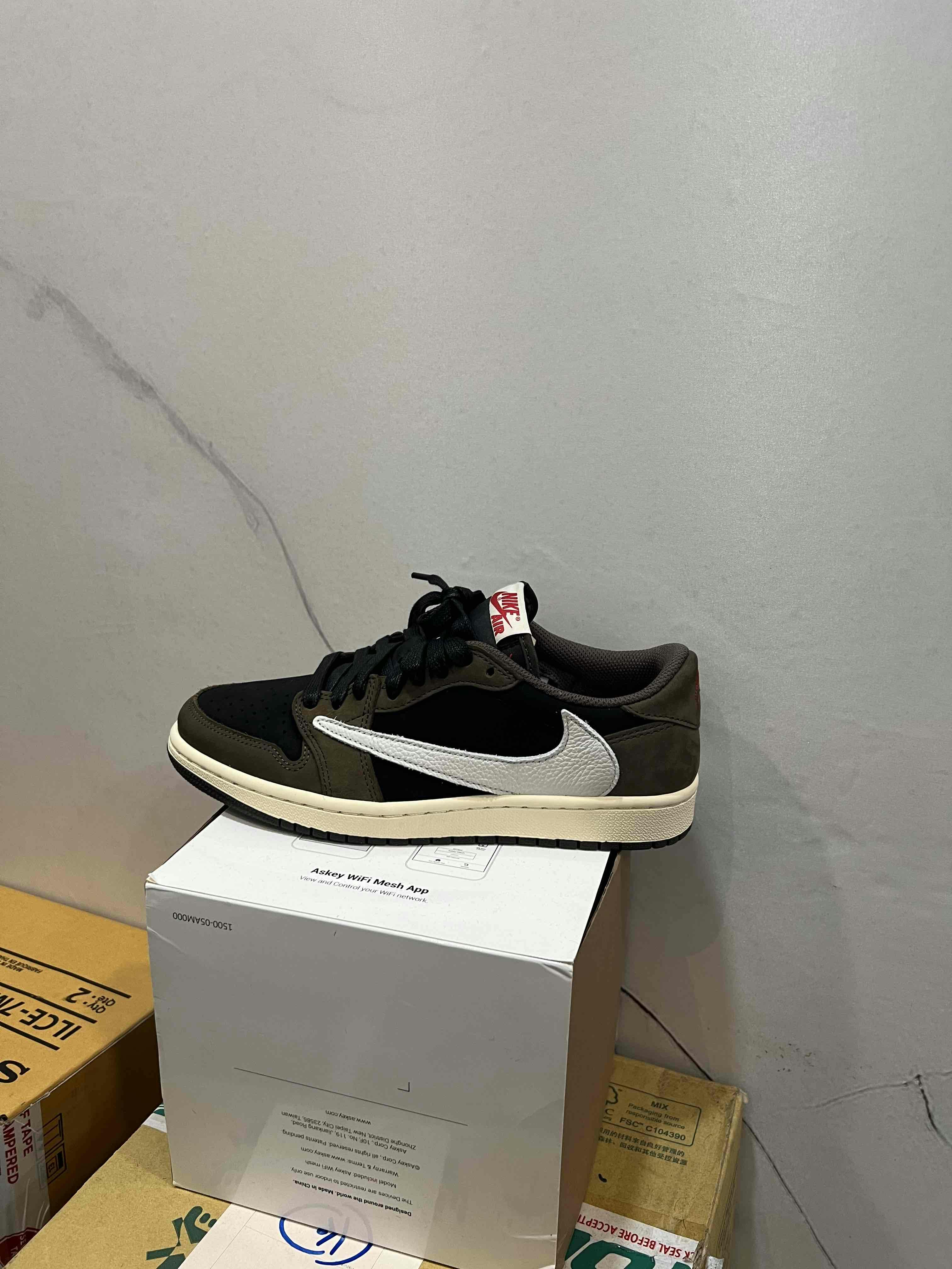 Travis Scott x Air Jordan 1 Low 'Mocha' CQ4277-001