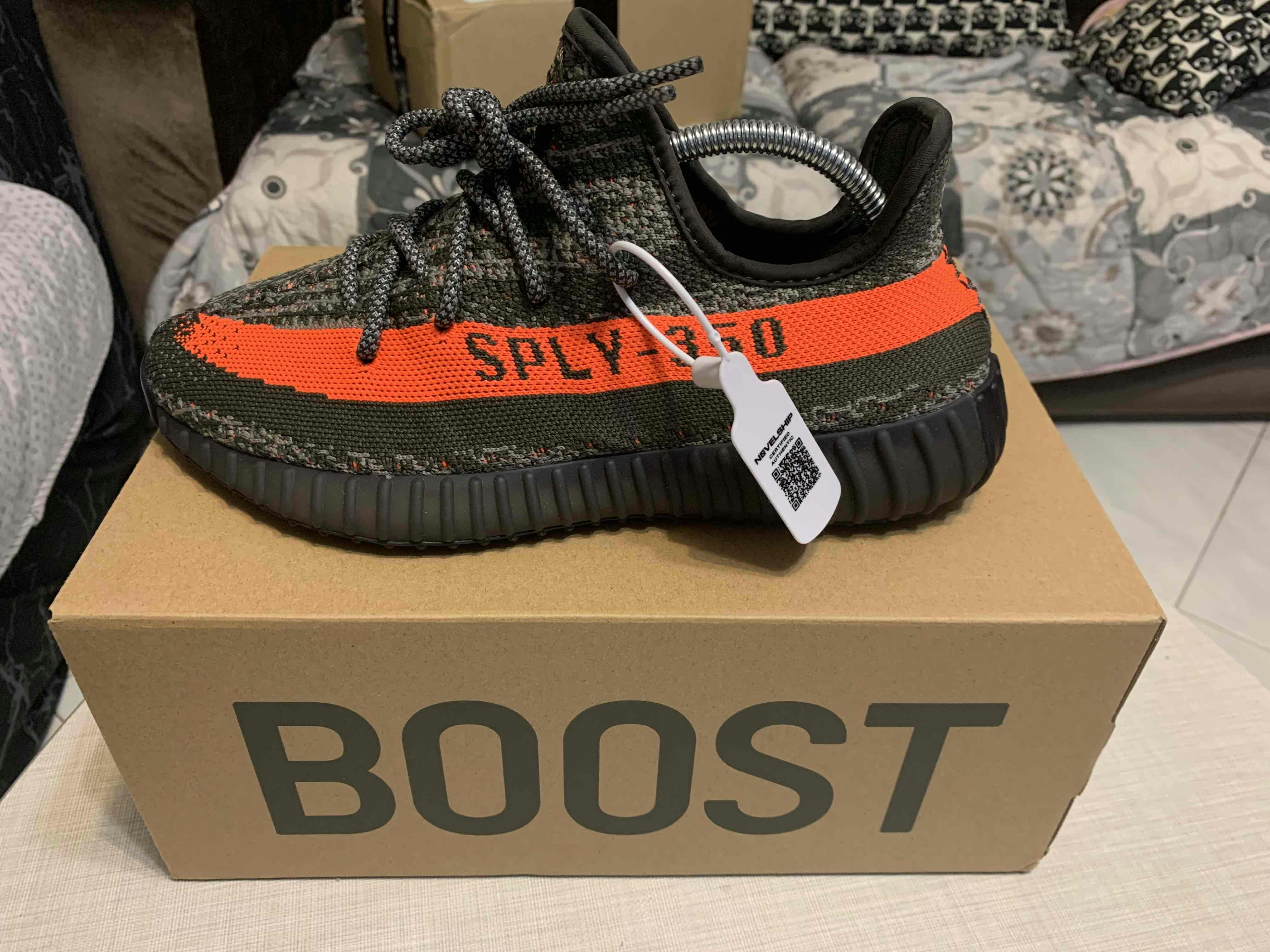 adidas Yeezy Boost 350 V2 'Carbon Beluga' HQ7045