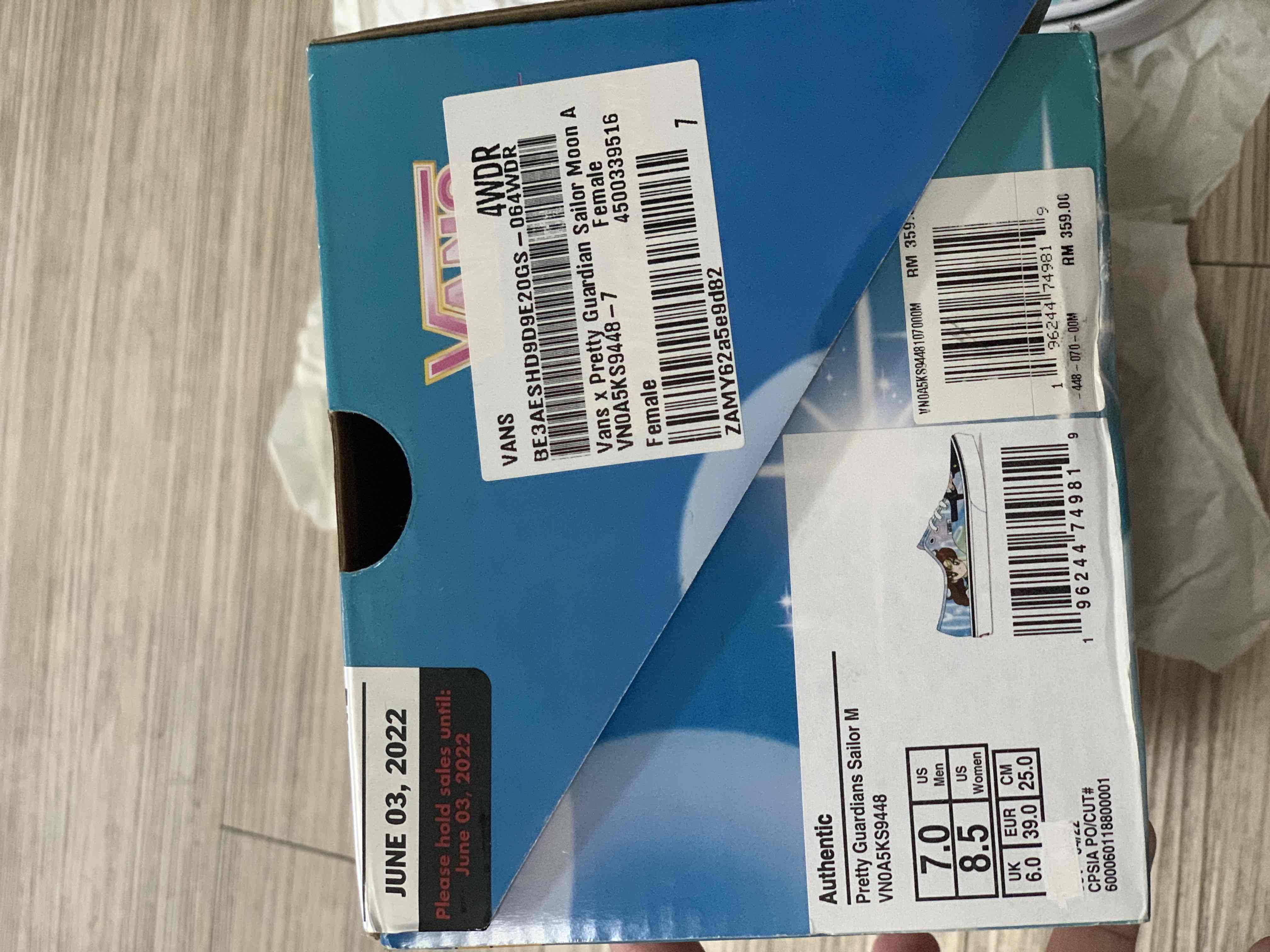 ああ Lookbook - Sailor Moon x Vans Authentic 'Pretty Guardian