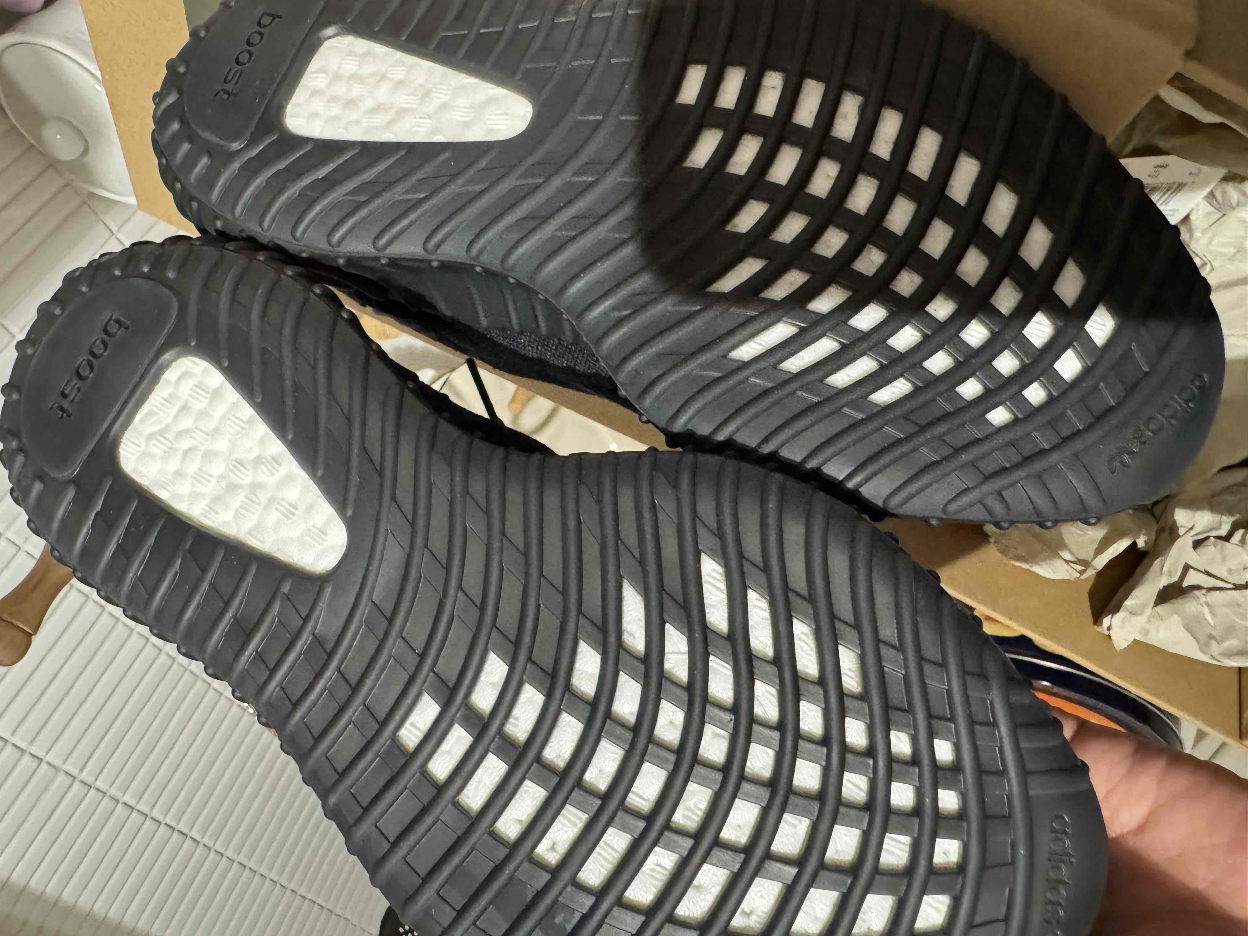 yeoni02ページ Lookbook - adidas Yeezy Boost 350 V2 'Onyx' HQ4540 - Novelship