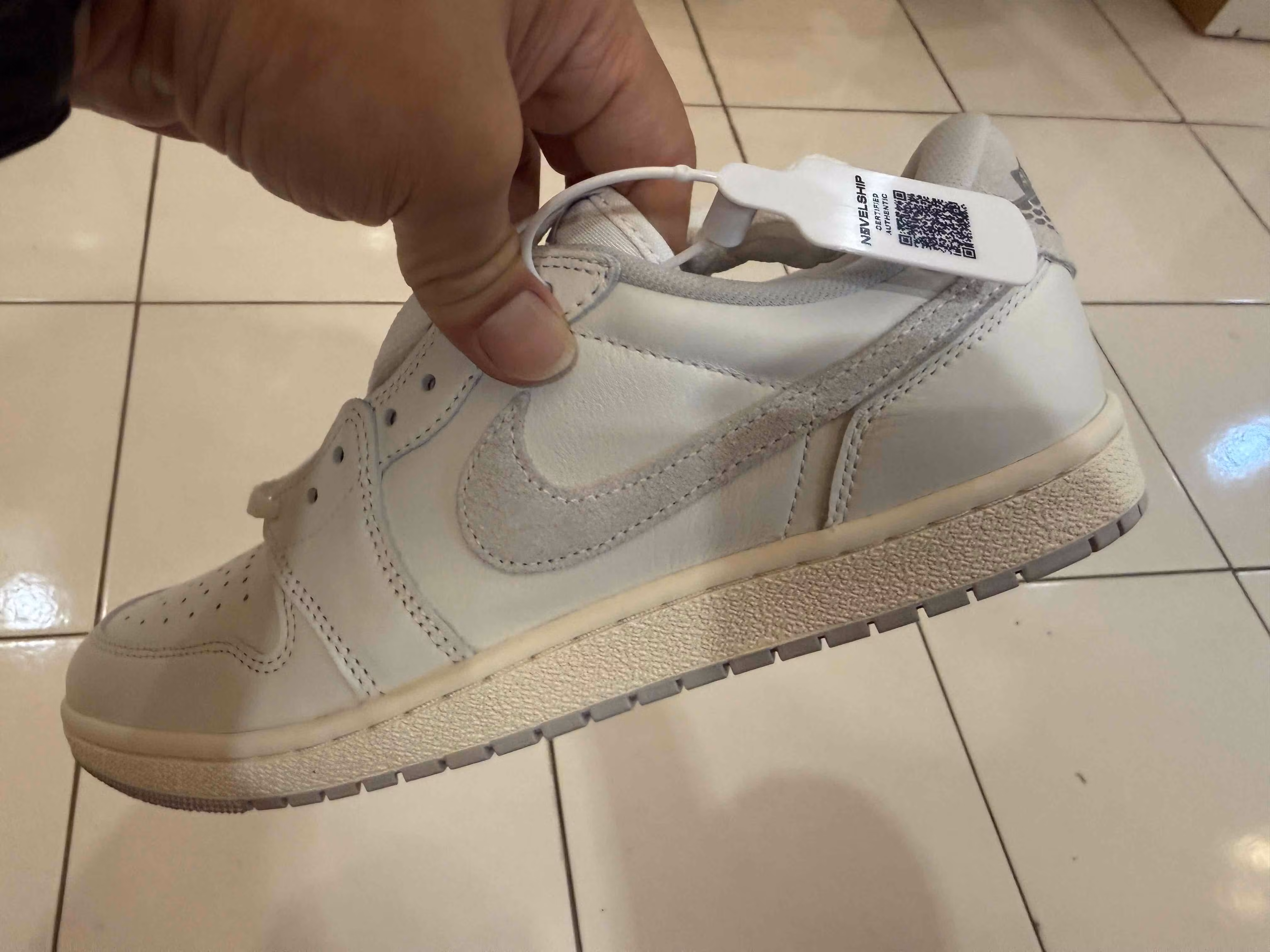 Air Jordan 1 Retro Low '85 OG 'Neutral Grey' FB9933-100 Air Jordan 1 Retro Low '85 OG 'Neutral Grey' FB9933-100