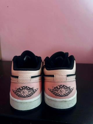 Air Jordan 1 Low 'Crimson Tint' 553558-034