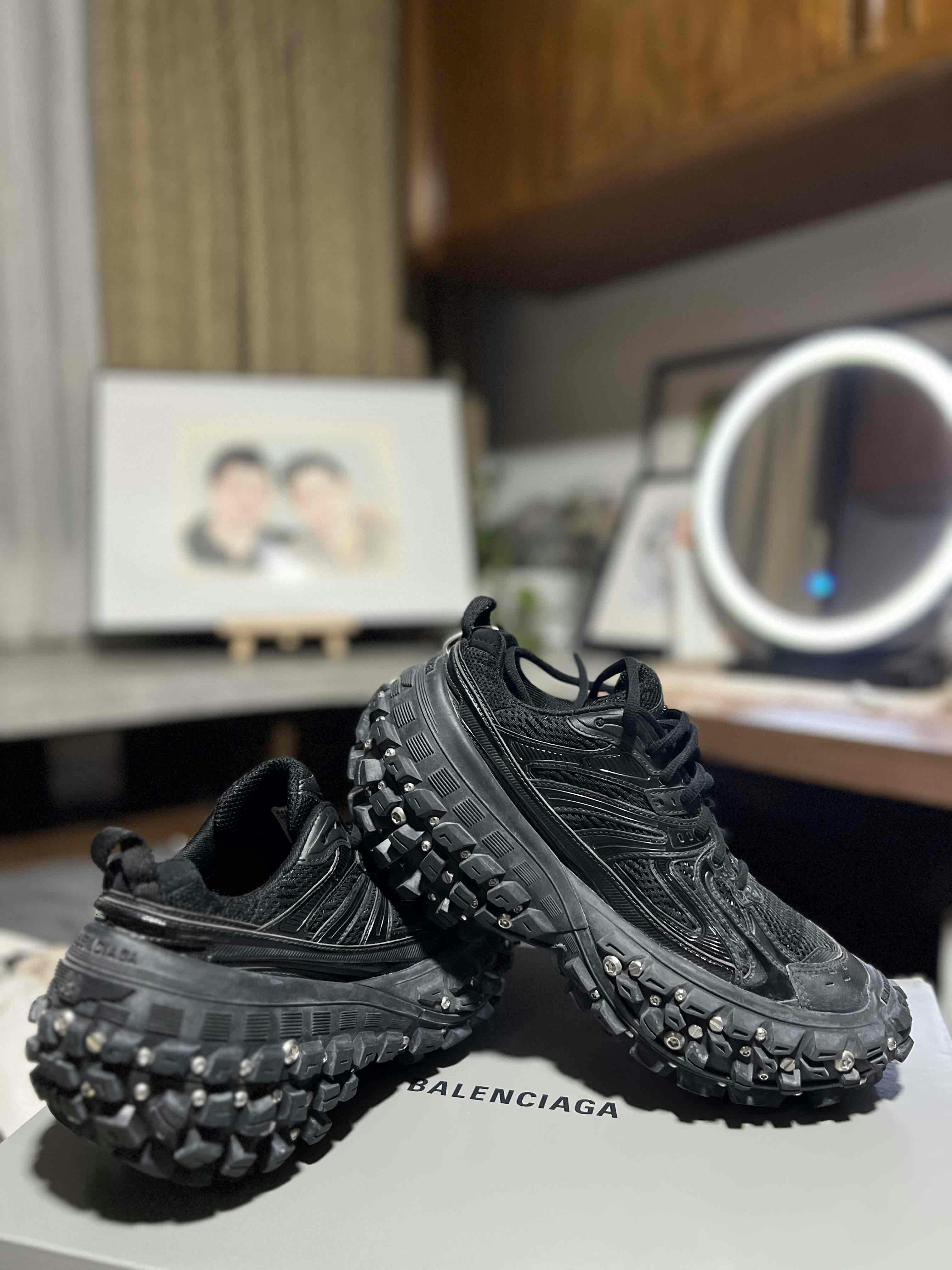 Balenciaga Defender Sneaker 'Black' 685613W2RA61000