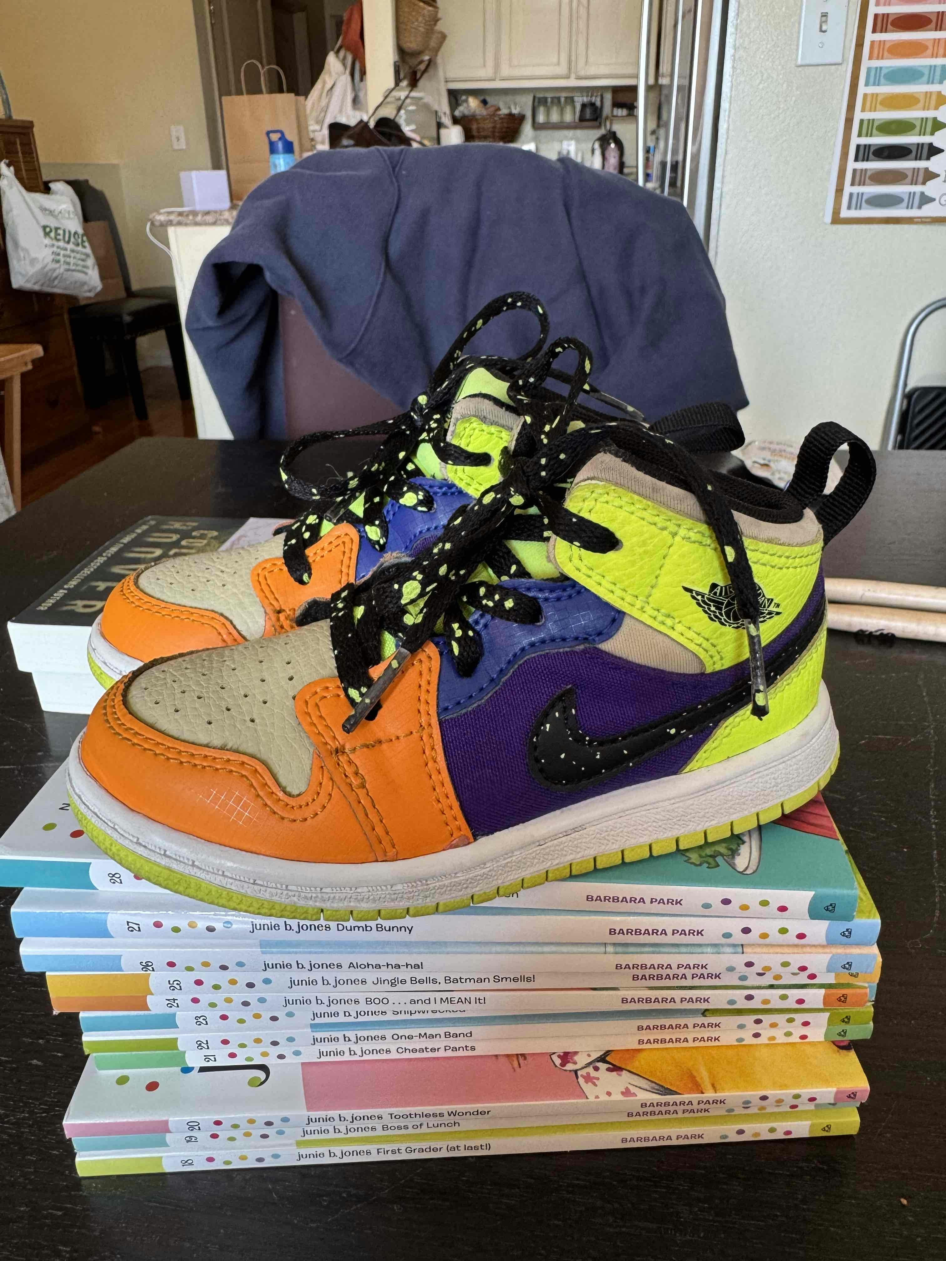 (Preschool) Air Jordan 1 Mid SE 'Volt Vivid Orange' FD8793-700 (Preschool) Air Jordan 1 Mid SE 'Volt Vivid Orange' FD8793-700