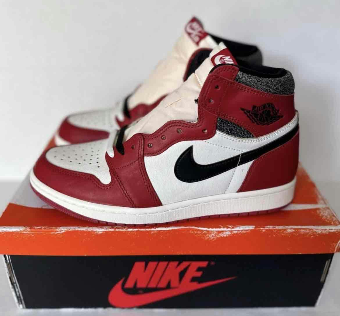 Air Jordan 1 Retro High OG 'Chicago Lost & Found' DZ5485-612