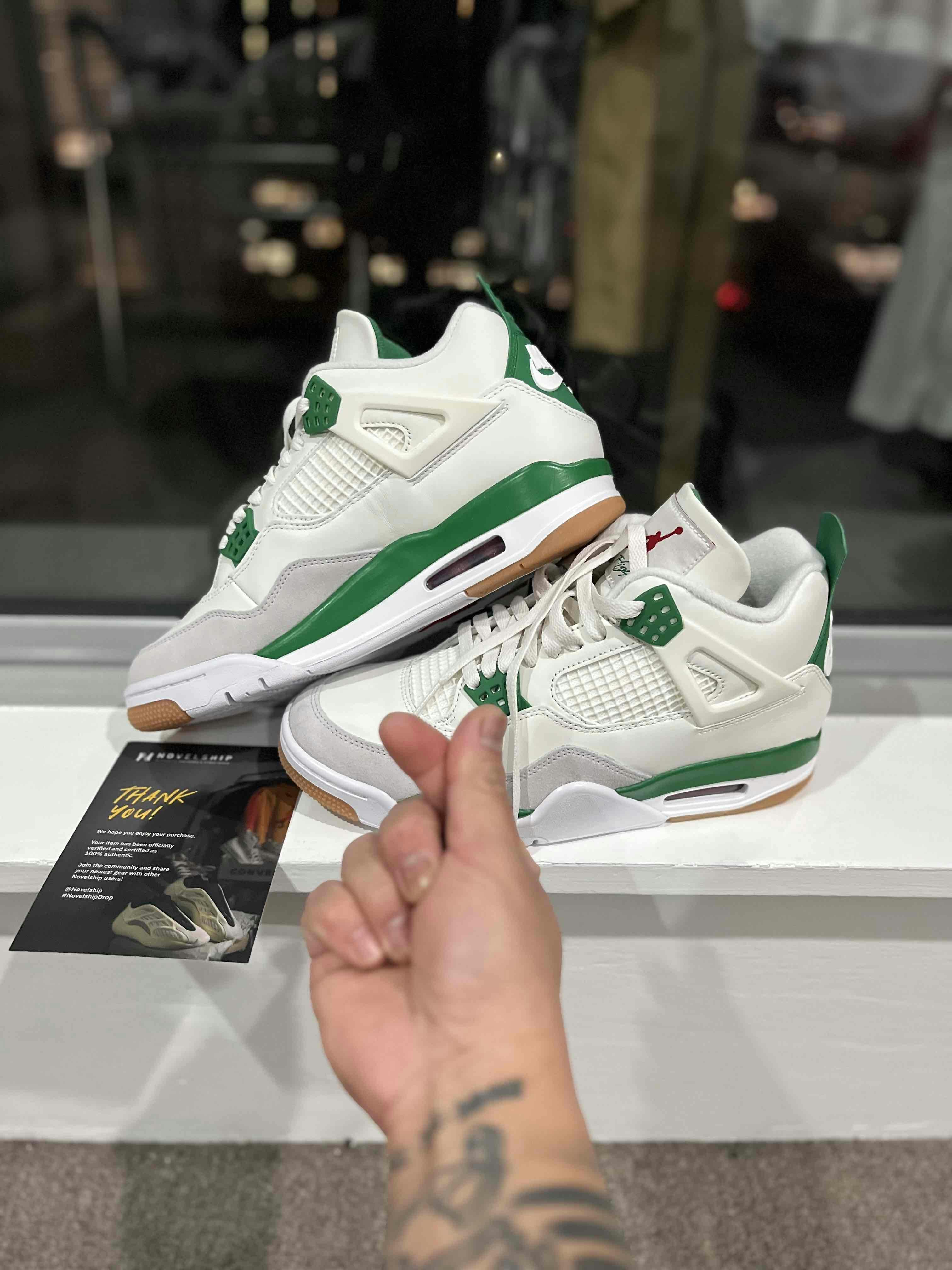 Nike SB x Air Jordan 4 Retro SP 'Pine Green' DR5415-103