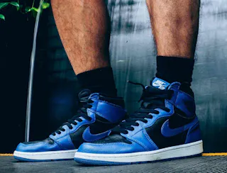 Air Jordan 1 Retro High OG 'Dark Marina Blue' 555088-404