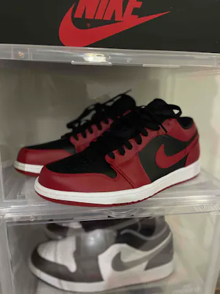 Air Jordan 1 Low 'Reverse Bred' 553558-606 Air Jordan 1 Low 'Reverse Bred' 553558-606