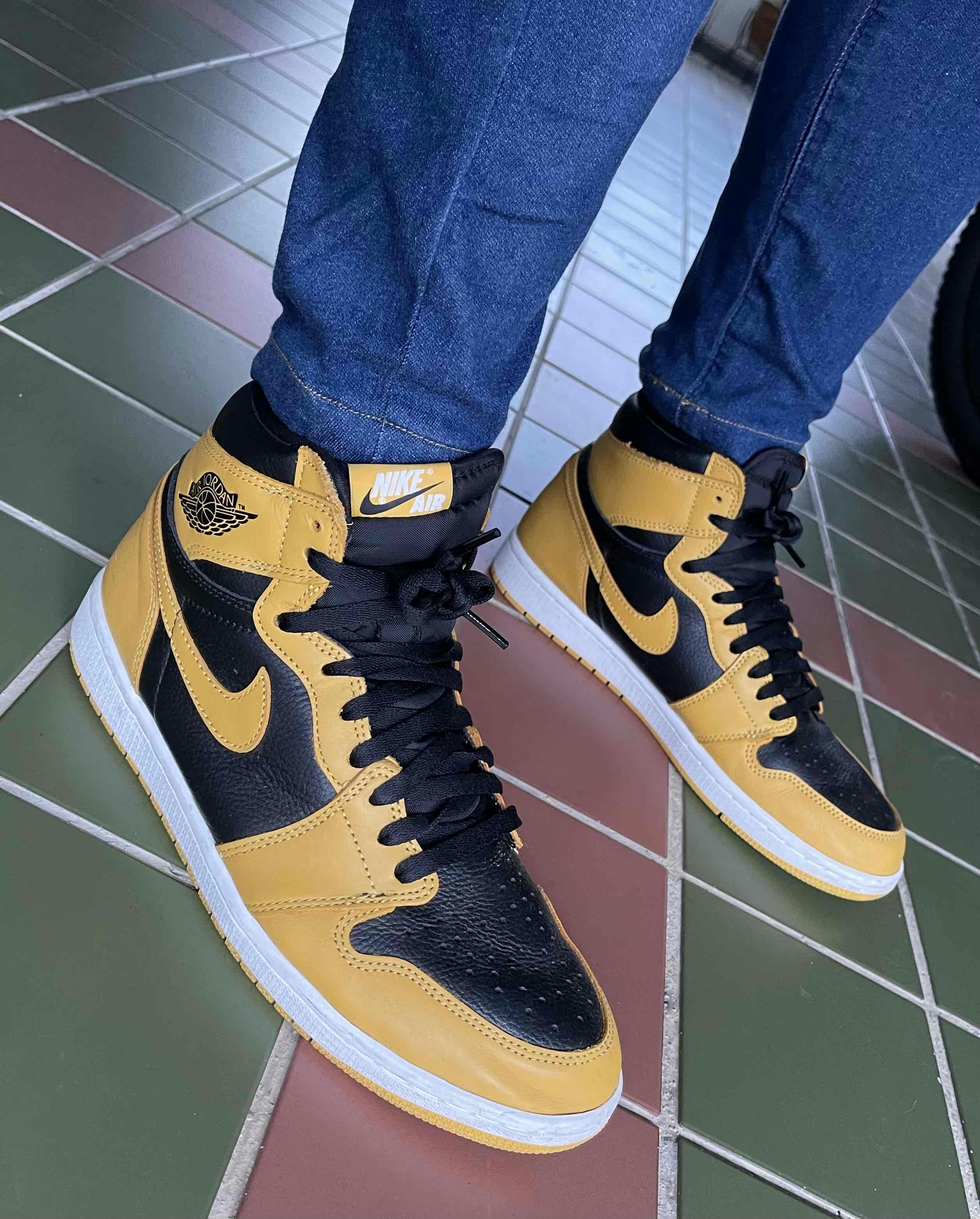 Air Jordan 1 High Retro OG 'Pollen' 555088-701