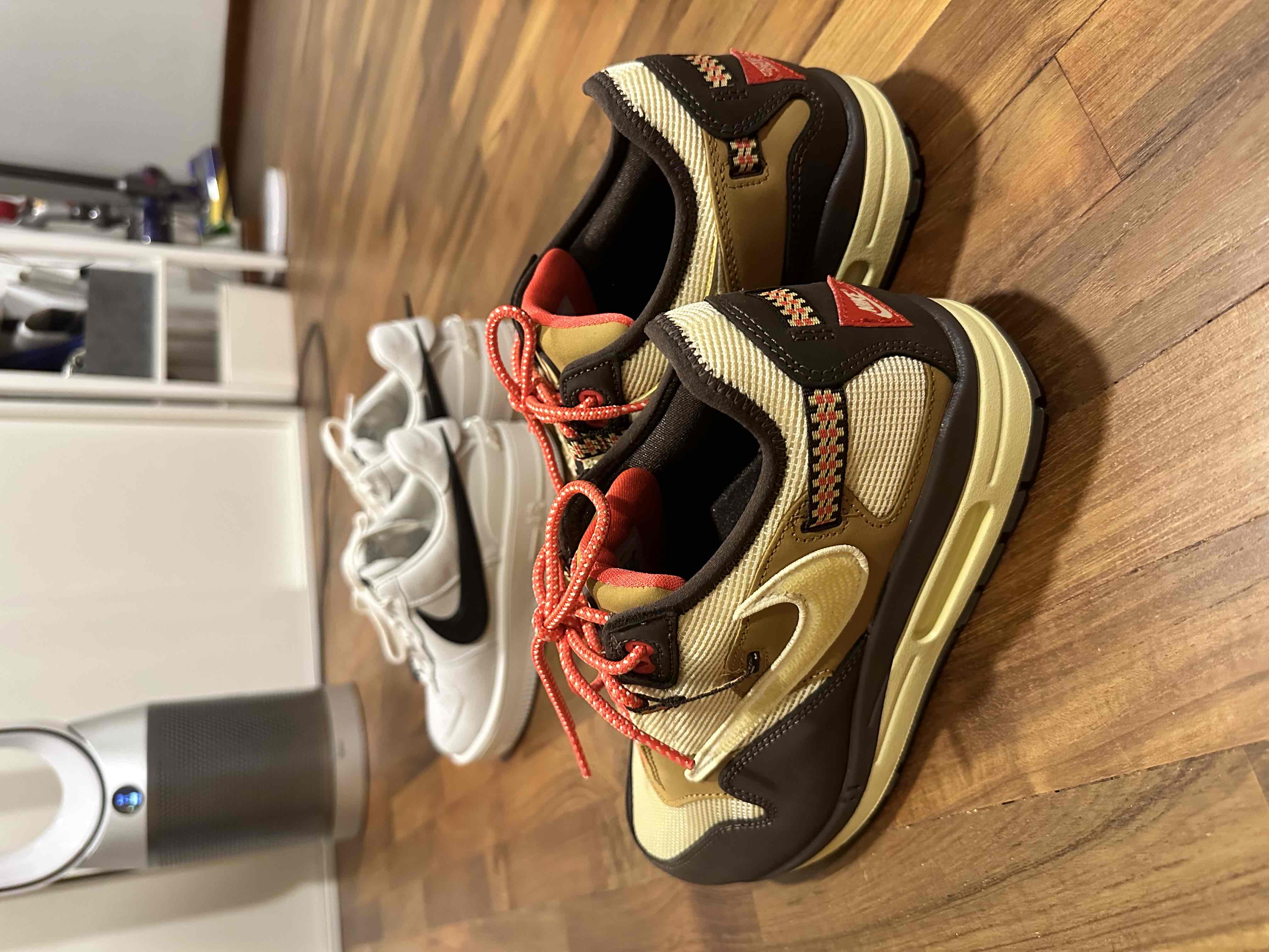 travis scott x nike air max 1