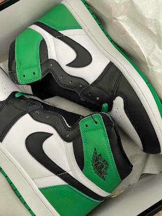 Air Jordan 1 High OG 'Lucky Green' DZ5485-031