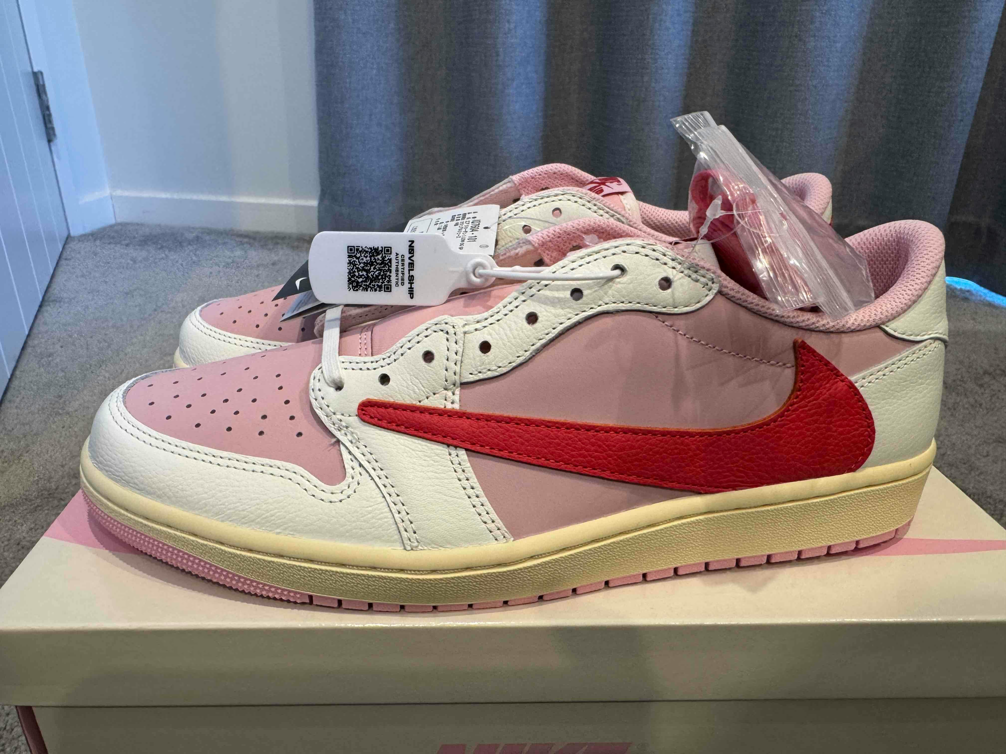 Travis Scott x Air Jordan Air 1 Retro Low OG 'Sail Tropical Pink' IQ7604-101