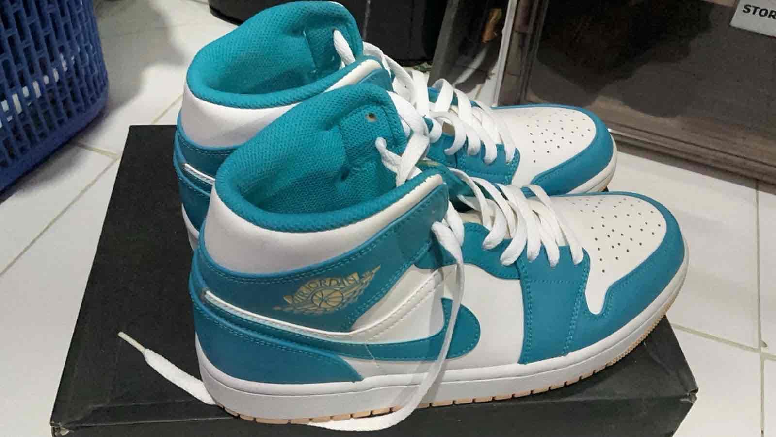Air Jordan 1 Mid 'Aquatone' DQ8426-400