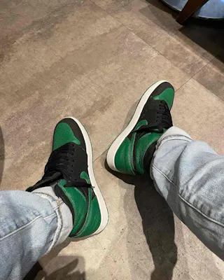 Air Jordan 1 Retro High OG 'Pine Green 2.0' 555088-030