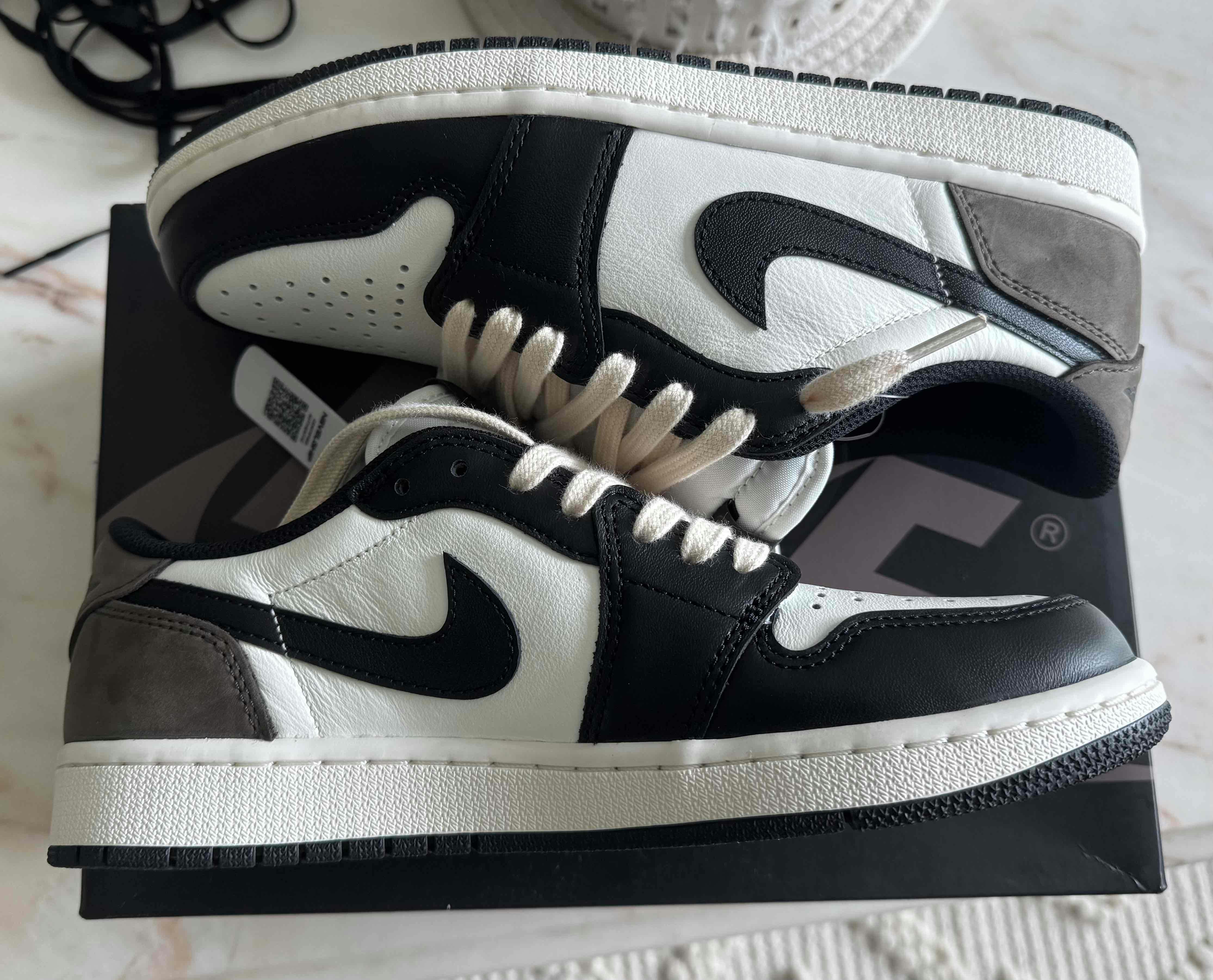 Air Jordan 1 Retro Low OG 'Mocha' CZ0790-102