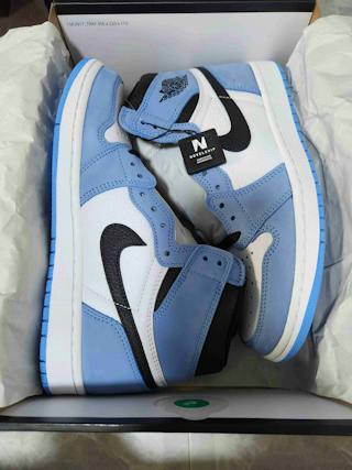 Air Jordan 1 Retro High OG 'University Blue' 555088-134