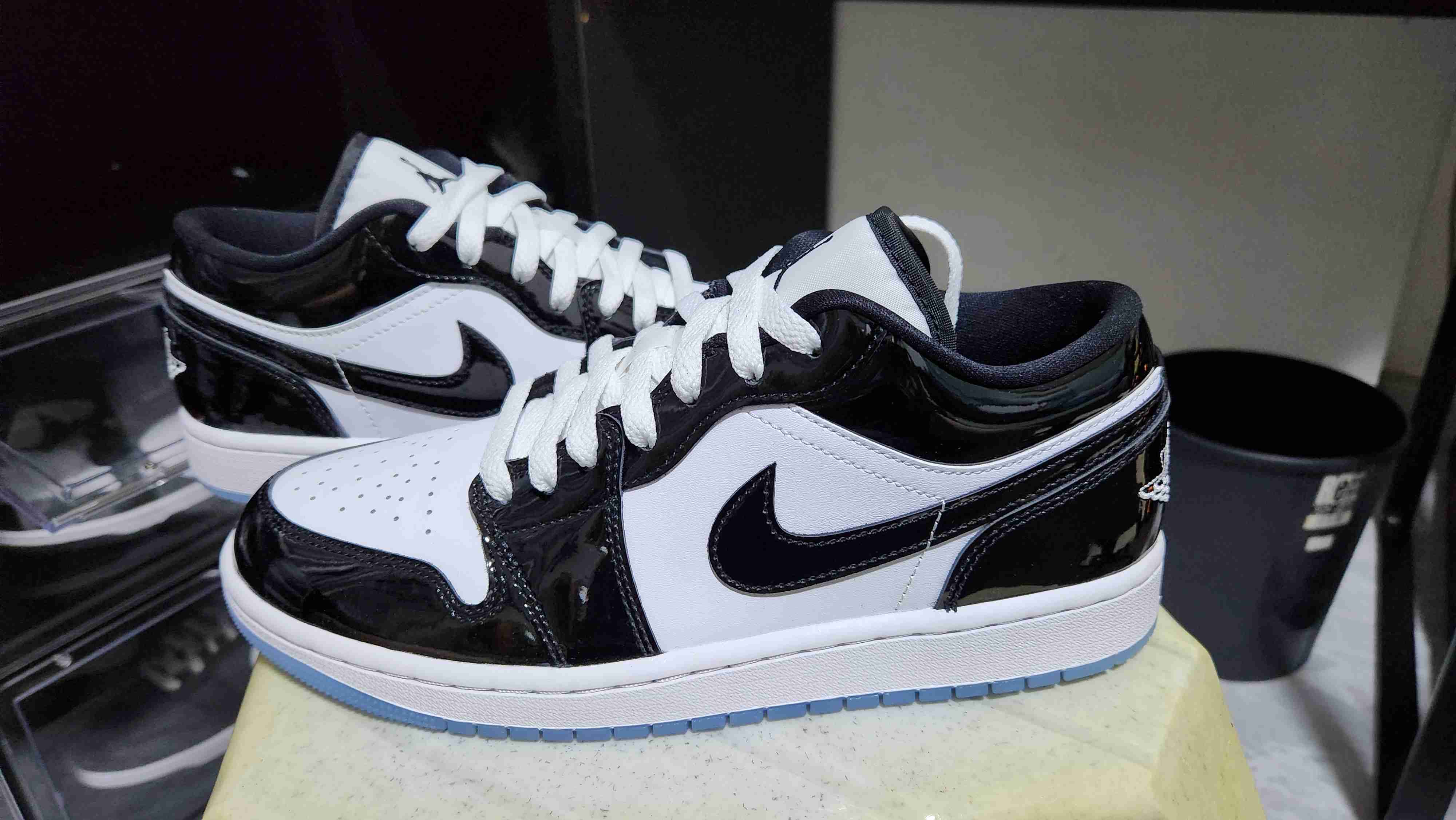 Air jordan 1 hot sale black concord