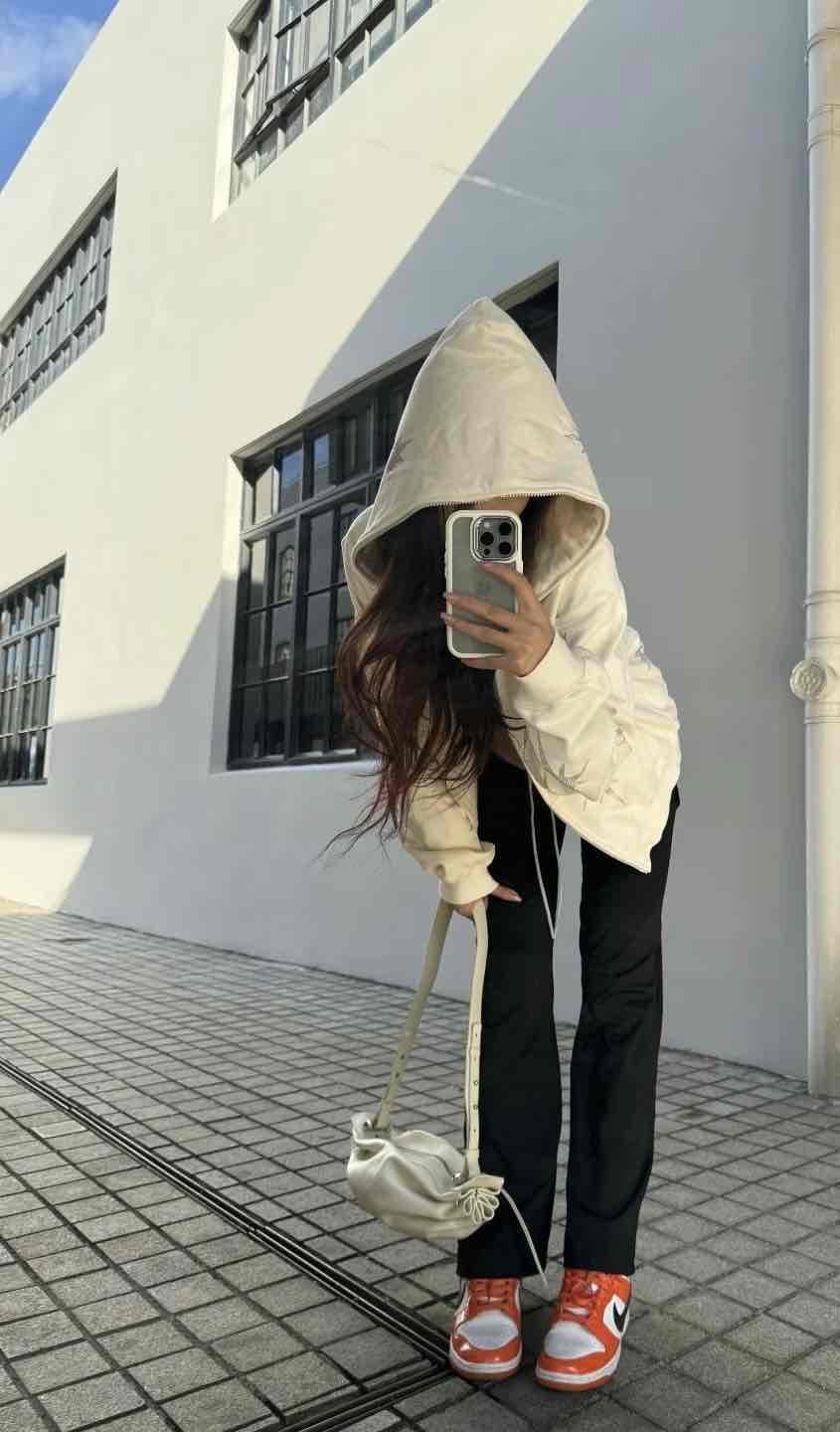 NBA x Nike Dunk Low EMB '75th Anniversary Chicago' DD3363-100 NBA x Nike Dunk Low EMB '75th Anniversary Chicago' DD3363-100