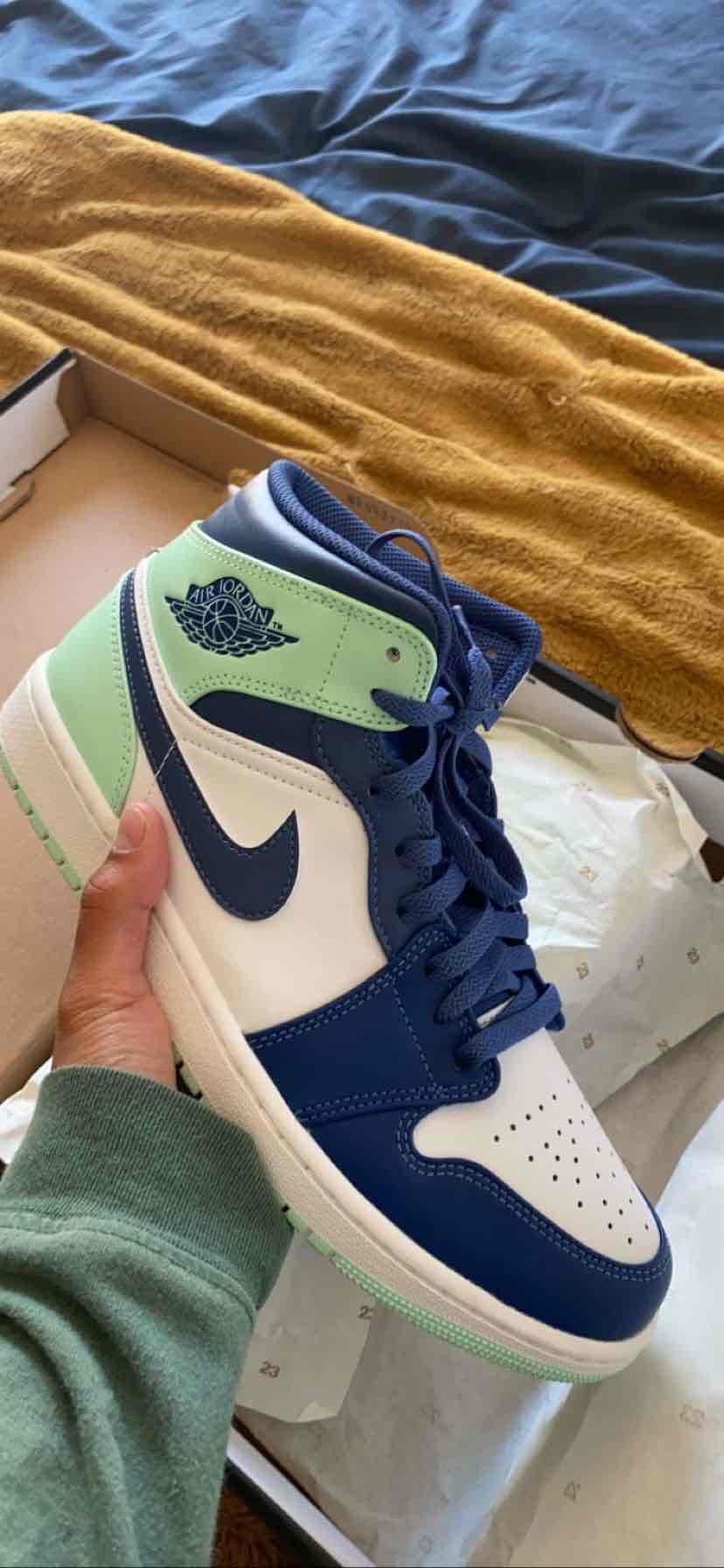 Air Jordan 1 Mid 'Blue Mint' 554724-413