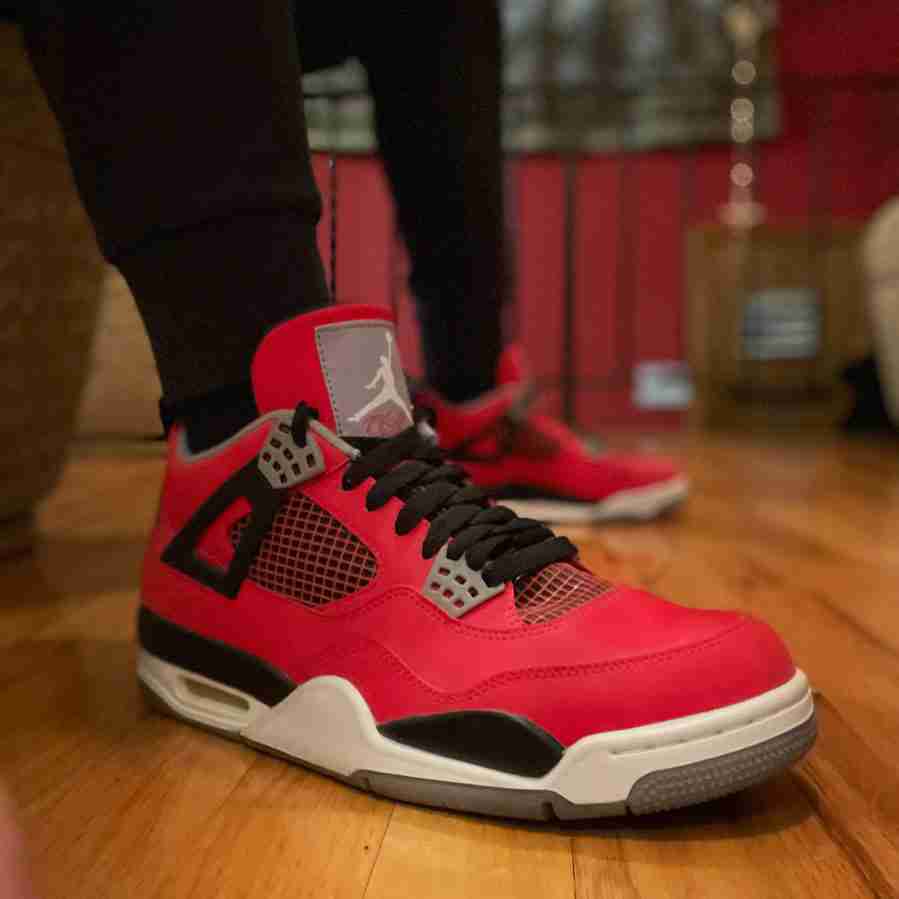 Jordan 4 toro 2024 bravo on feet