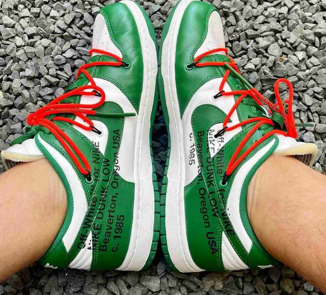 Off-White x Nike Dunk Low 'Pine Green' CT0856-100