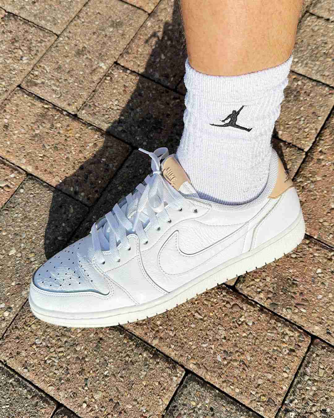 Jordan 1 retro 2025 low og white vachetta