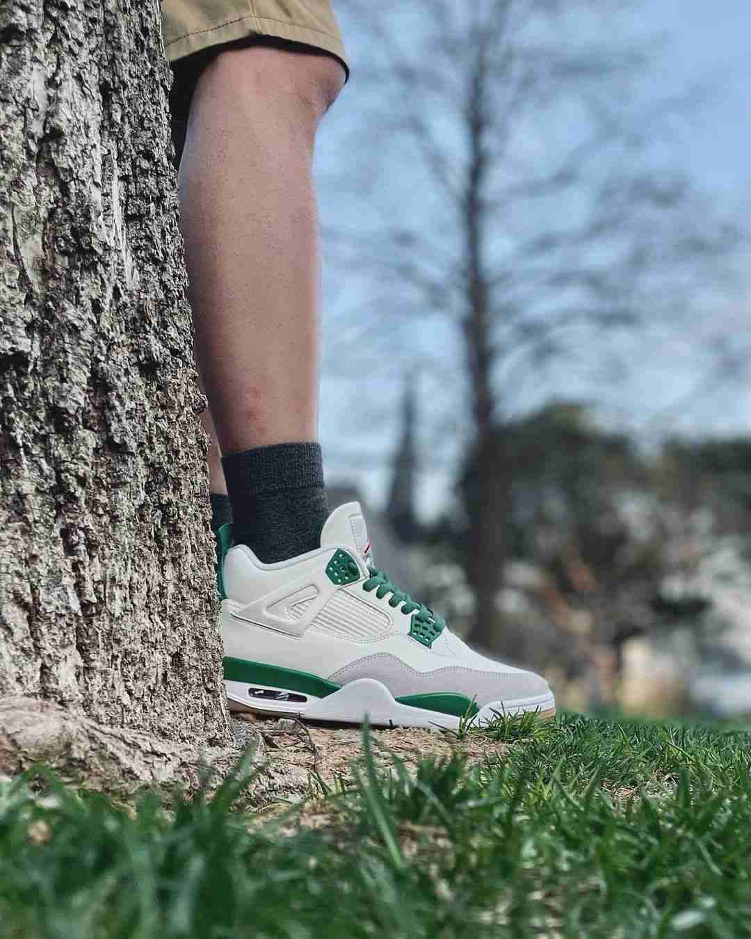 Jordan 4 classic green on clearance feet