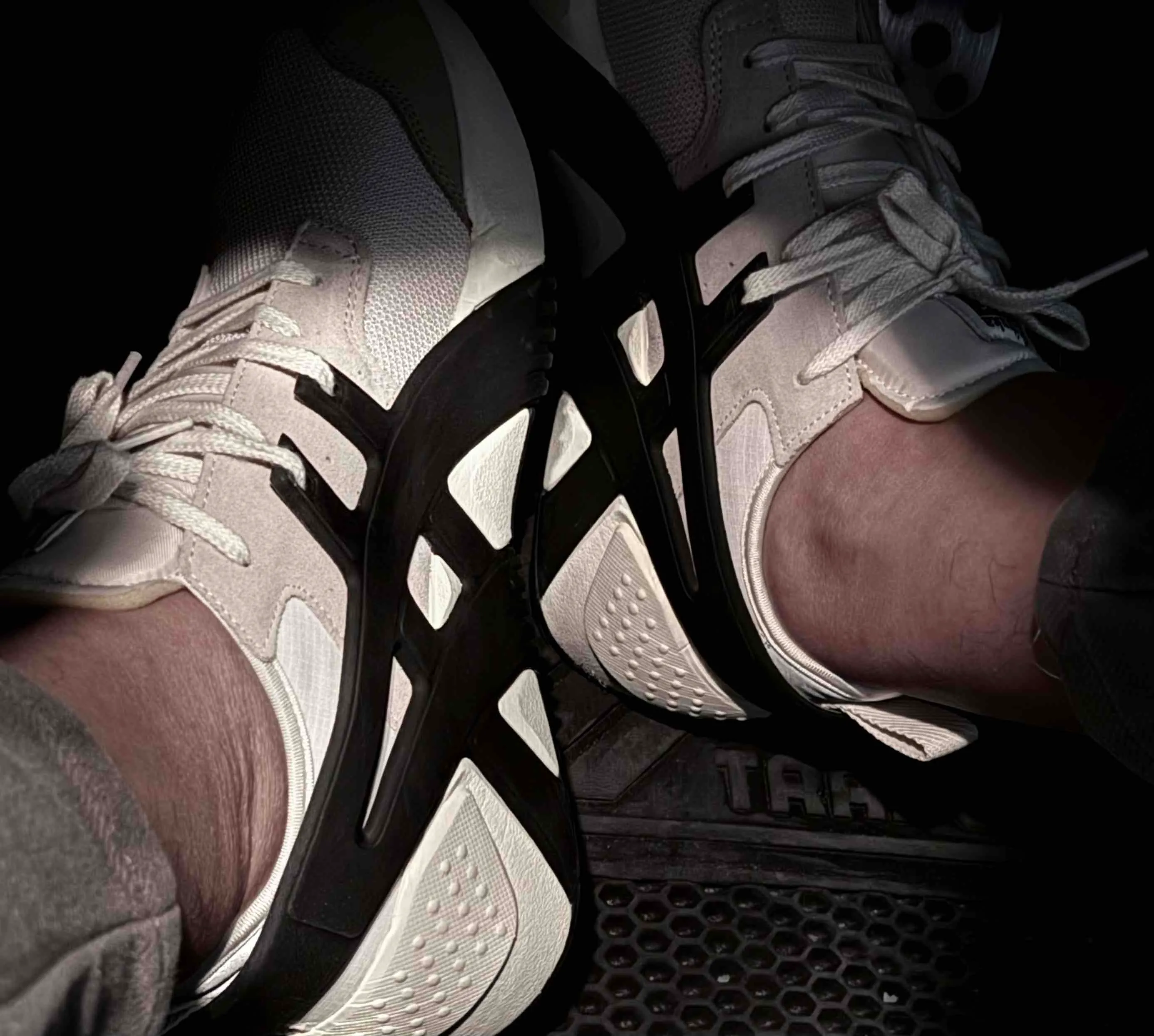 Onitsuka Tiger Big Logo Trainer 2.0 'Birch Black' 1183A795-200 Onitsuka Tiger Big Logo Trainer 2.0 'Birch Black' 1183A795-200
