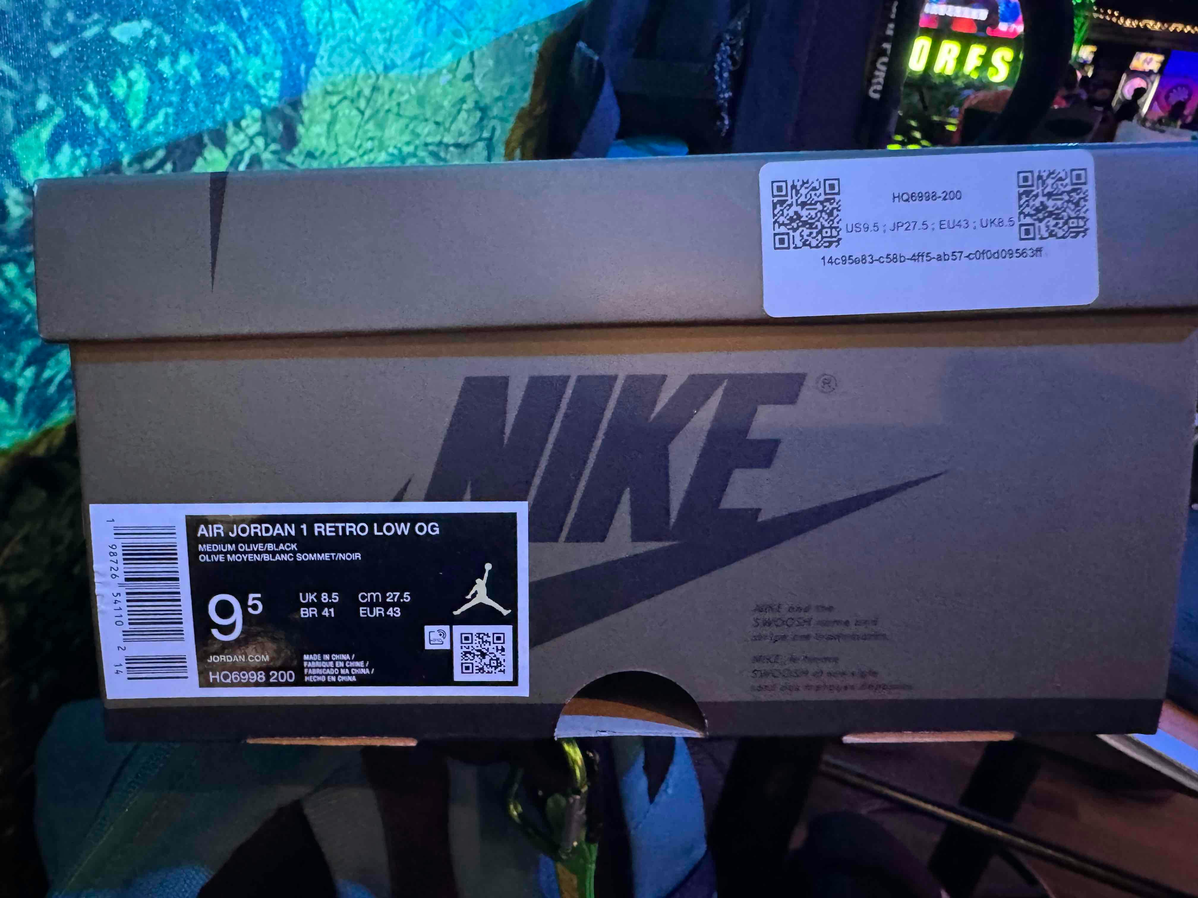 Air Jordan 1 Retro Low OG 'Medium Olive' HQ6998-200